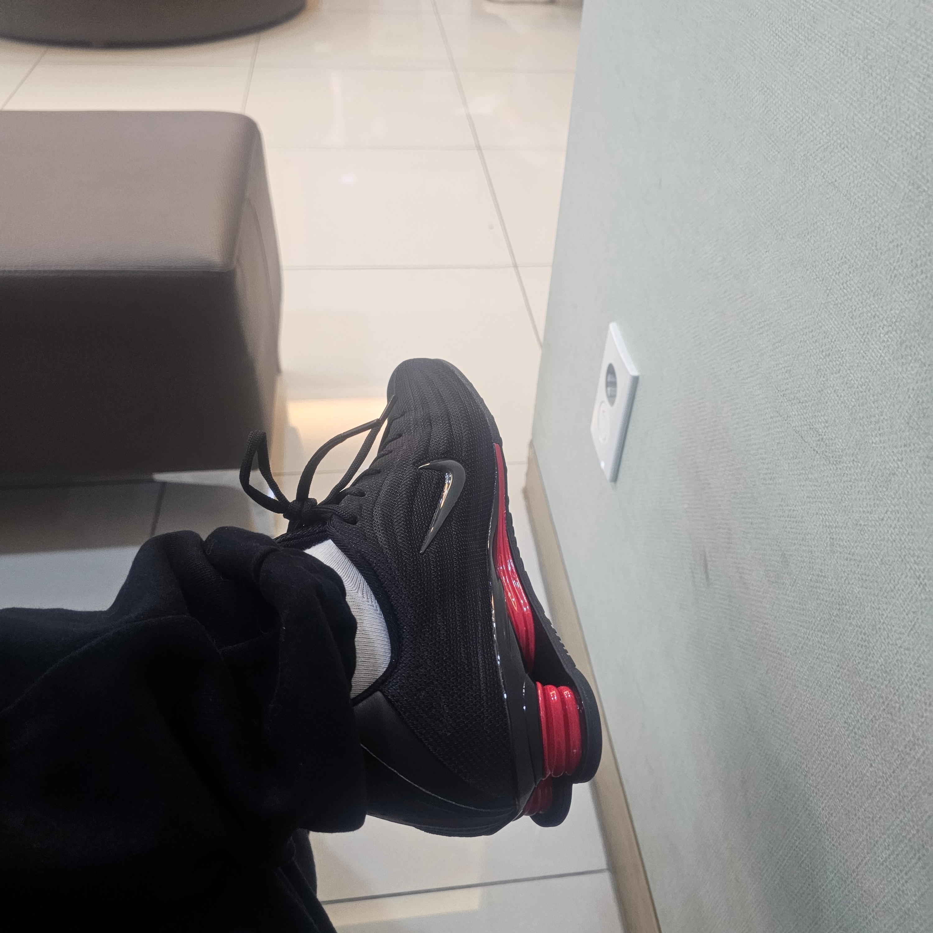 (W) Nike Shox Z Black University Red 착용 스타일