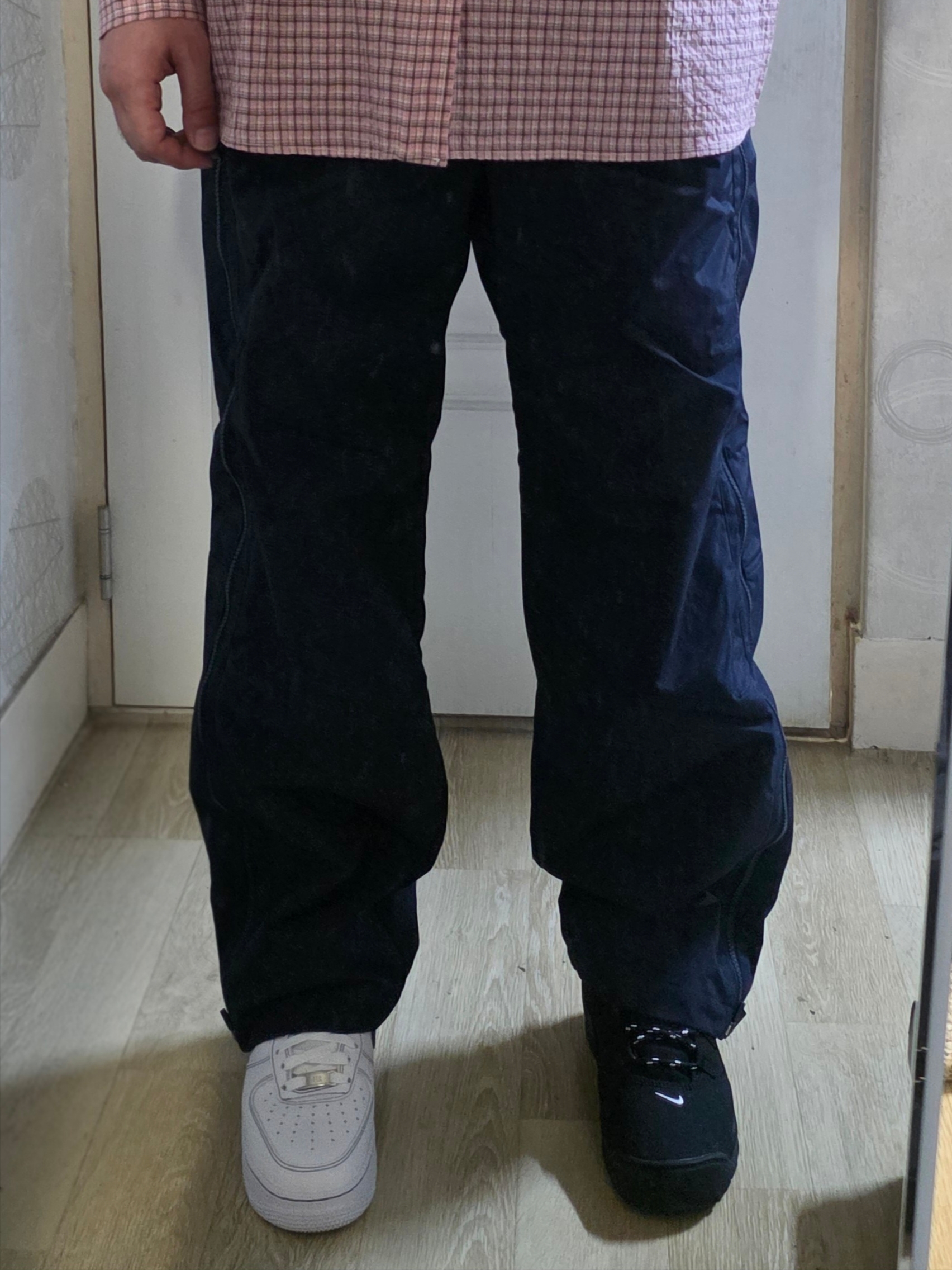 Nike x Stussy Utility Pants Obsidian (HQ8545-451) 착용 스타일 - 5