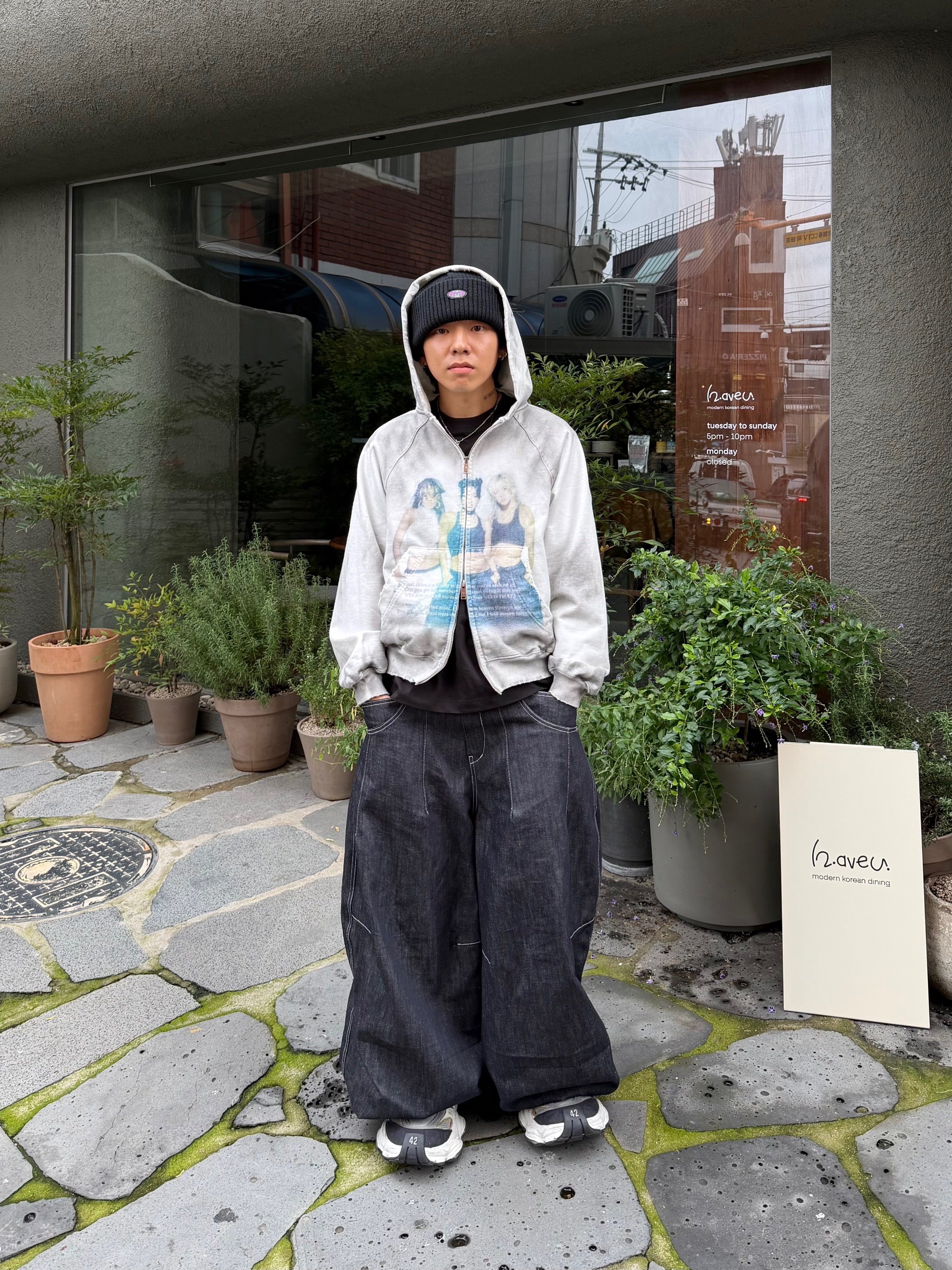 [트리플적립] PACOSPLY Dolly Dirty Zip Up Hoodie Dirty White, Balenciaga Cargo Sneakers White Grey 착용 스타일 - 2
