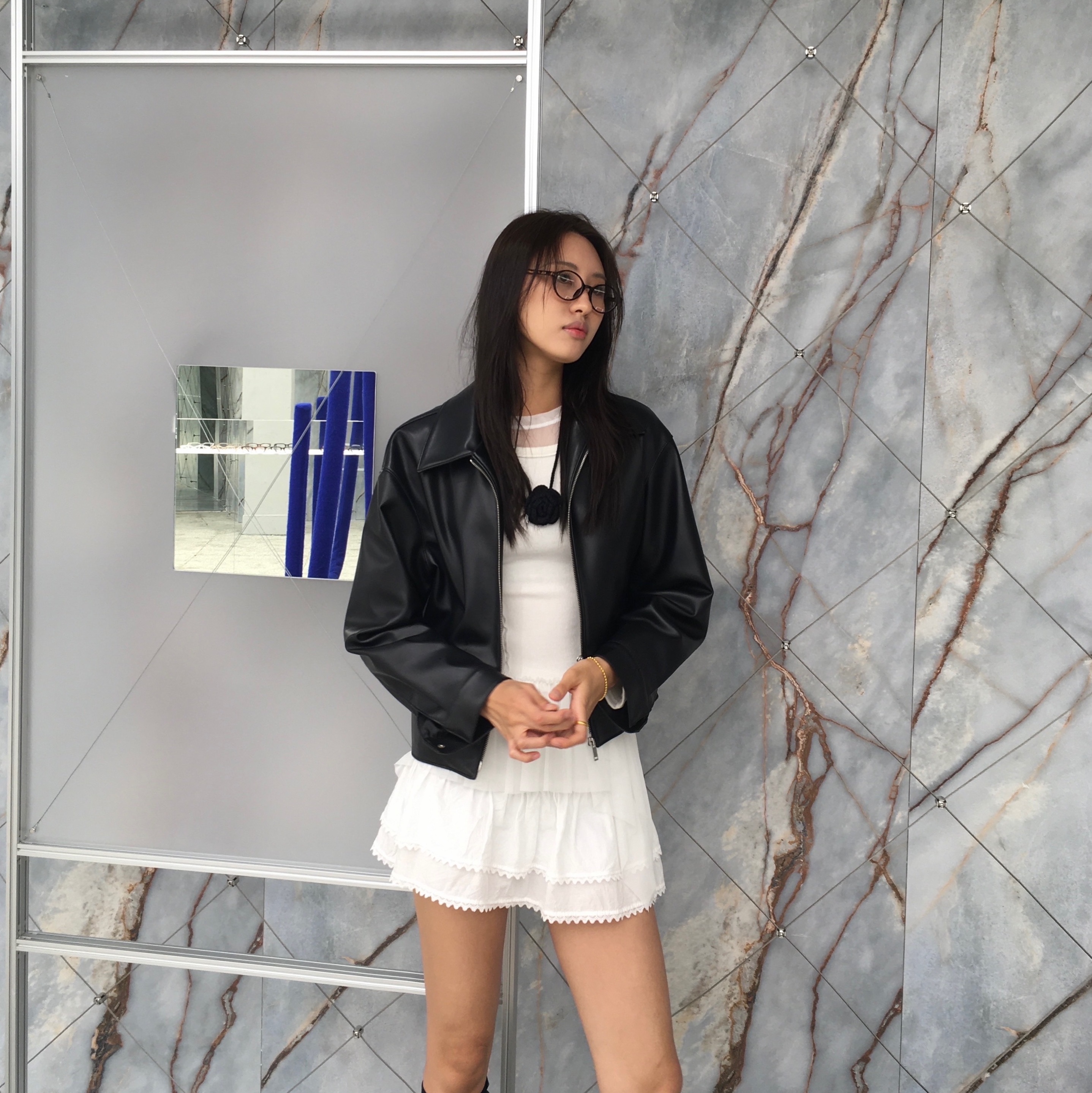 BLUE ELEPHANT Hump Leopard, (W) Low Classic Bandcollar Leather Jacket Black 착용 스타일 - 1