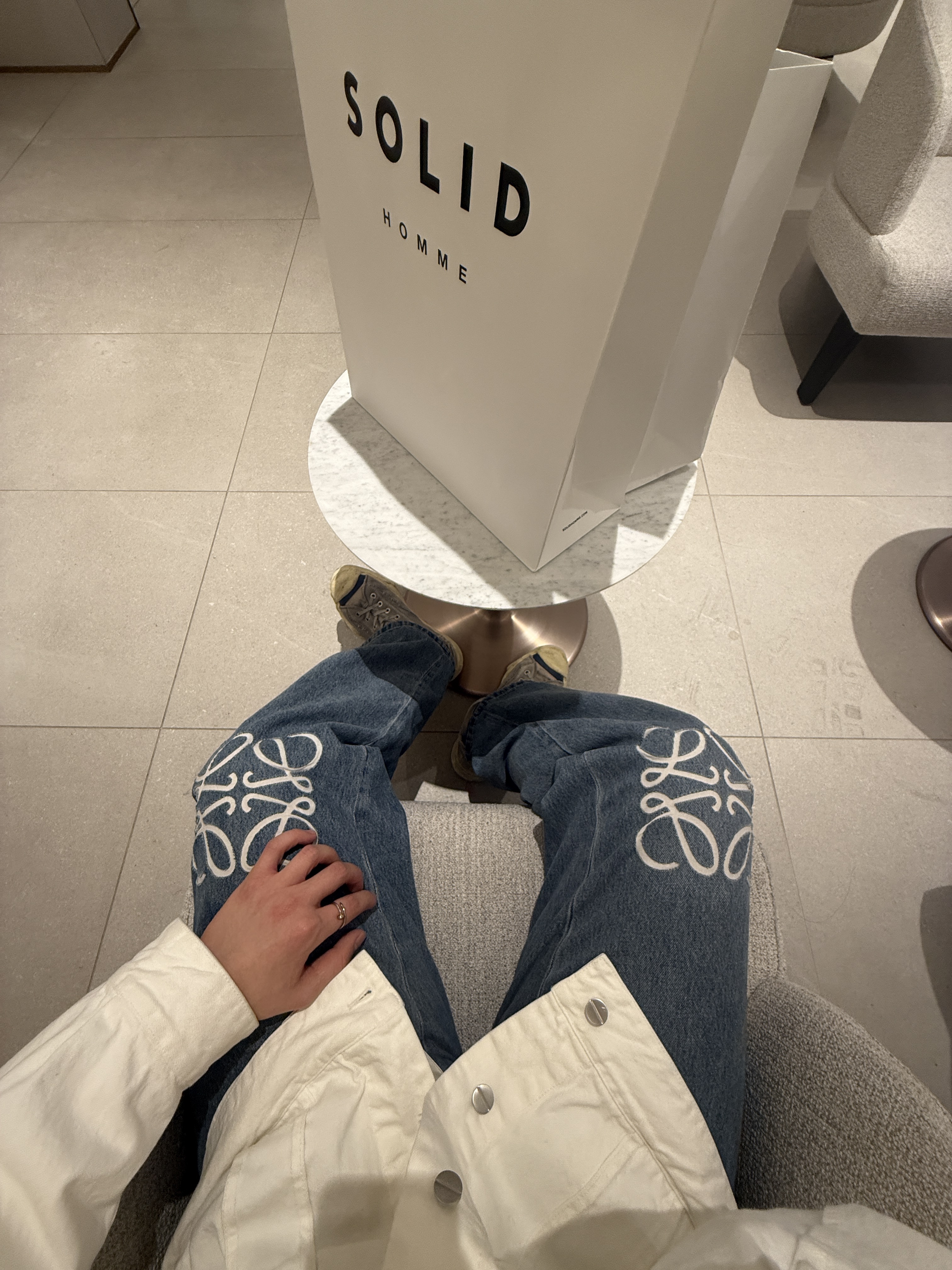 (W) Loewe Anagram Baggy Denim Jeans Blue 착용 스타일