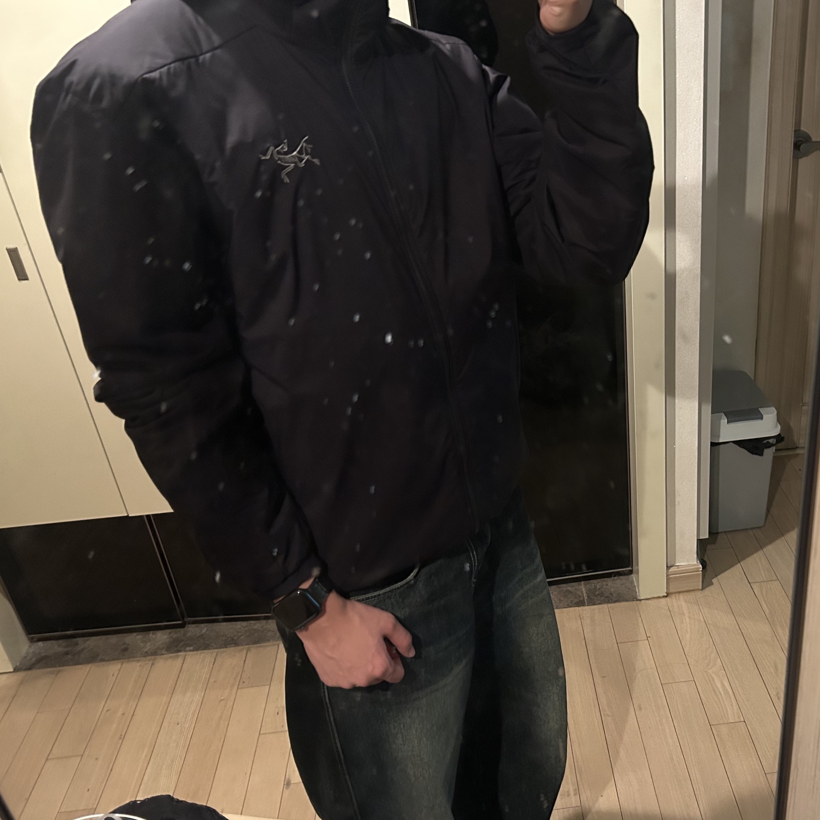 Arc'teryx Atom Hoody Black, Arc'teryx Squamish Hoody Black 착용 스타일 - 1
