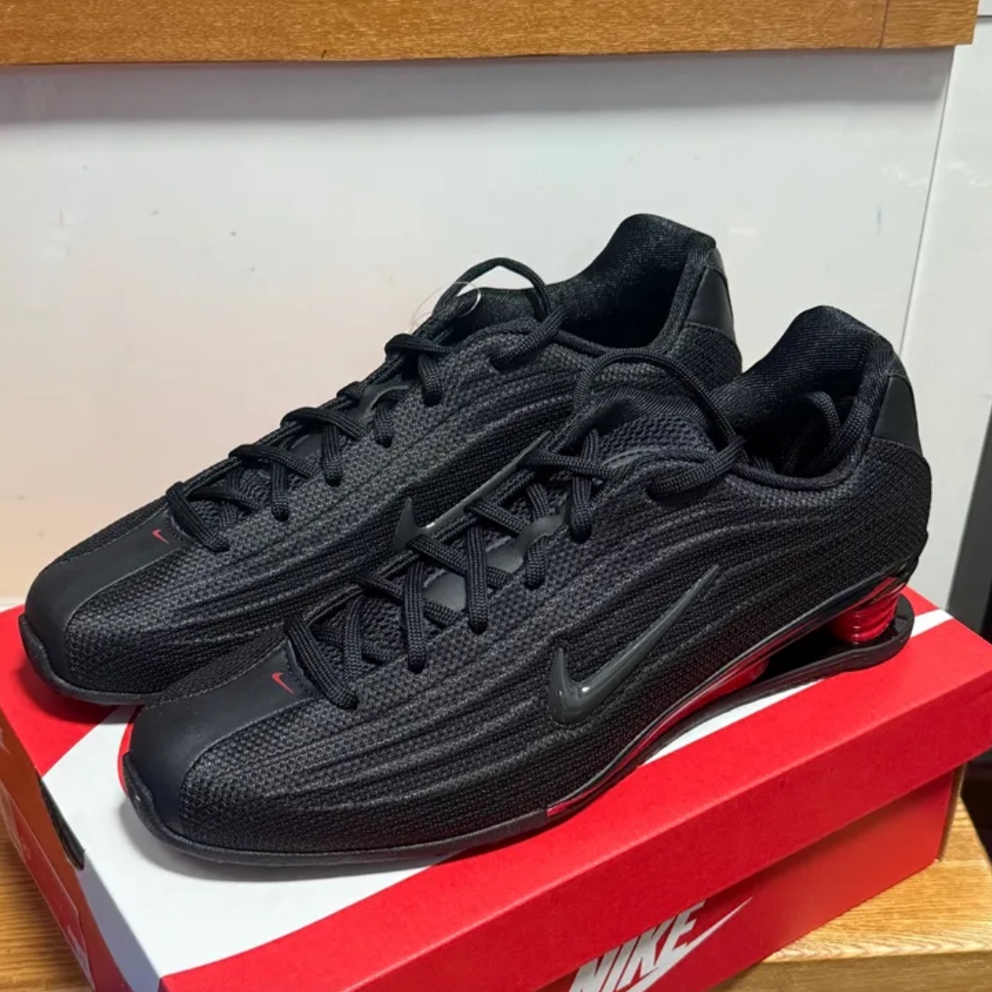 (W) Nike Shox Z Black University Red 착용 스타일