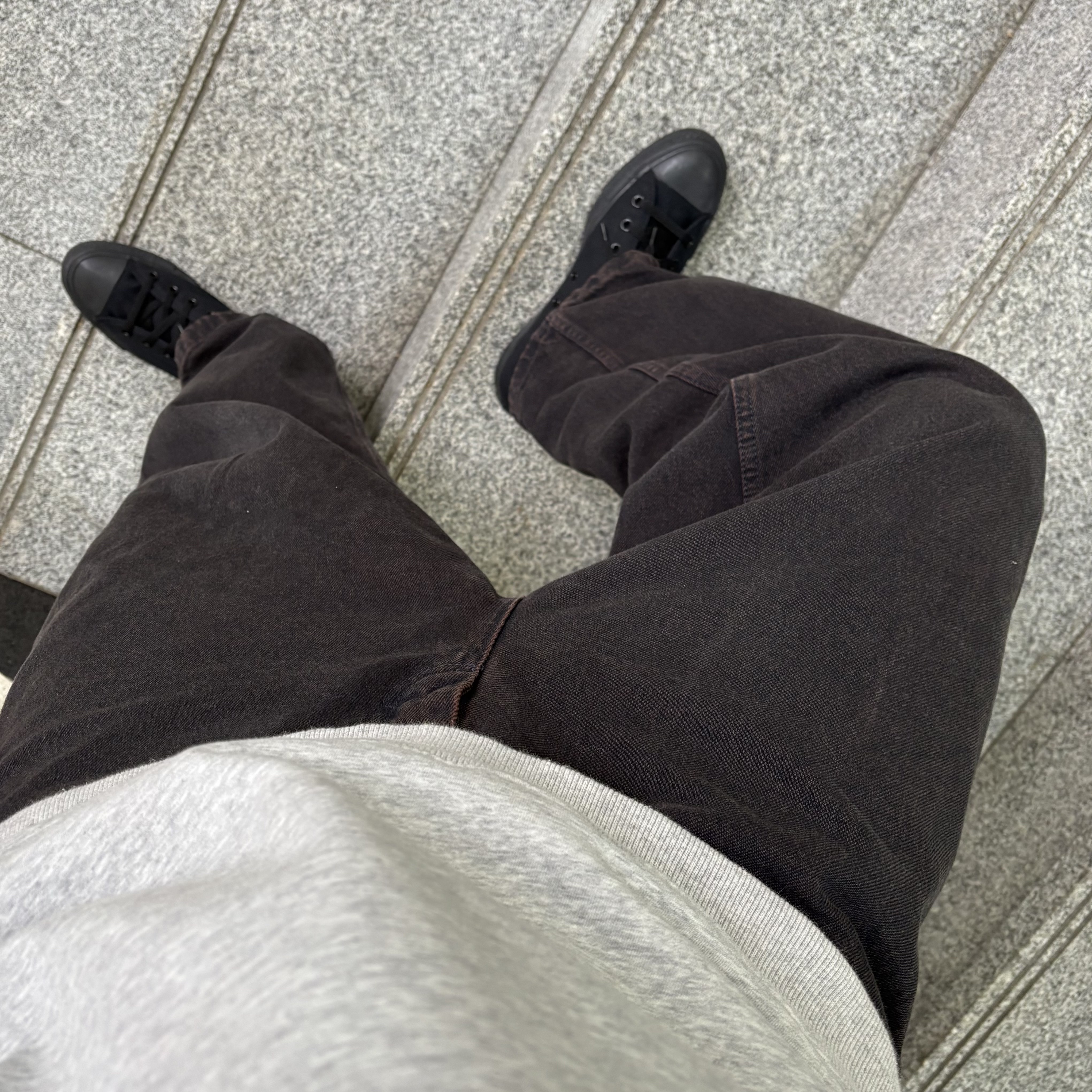 Polar Skate Co. 93 Pants Brown Blue, Converse Chuck Taylor All Star Hi Classic Black Monochrome 착용 스타일 - 1