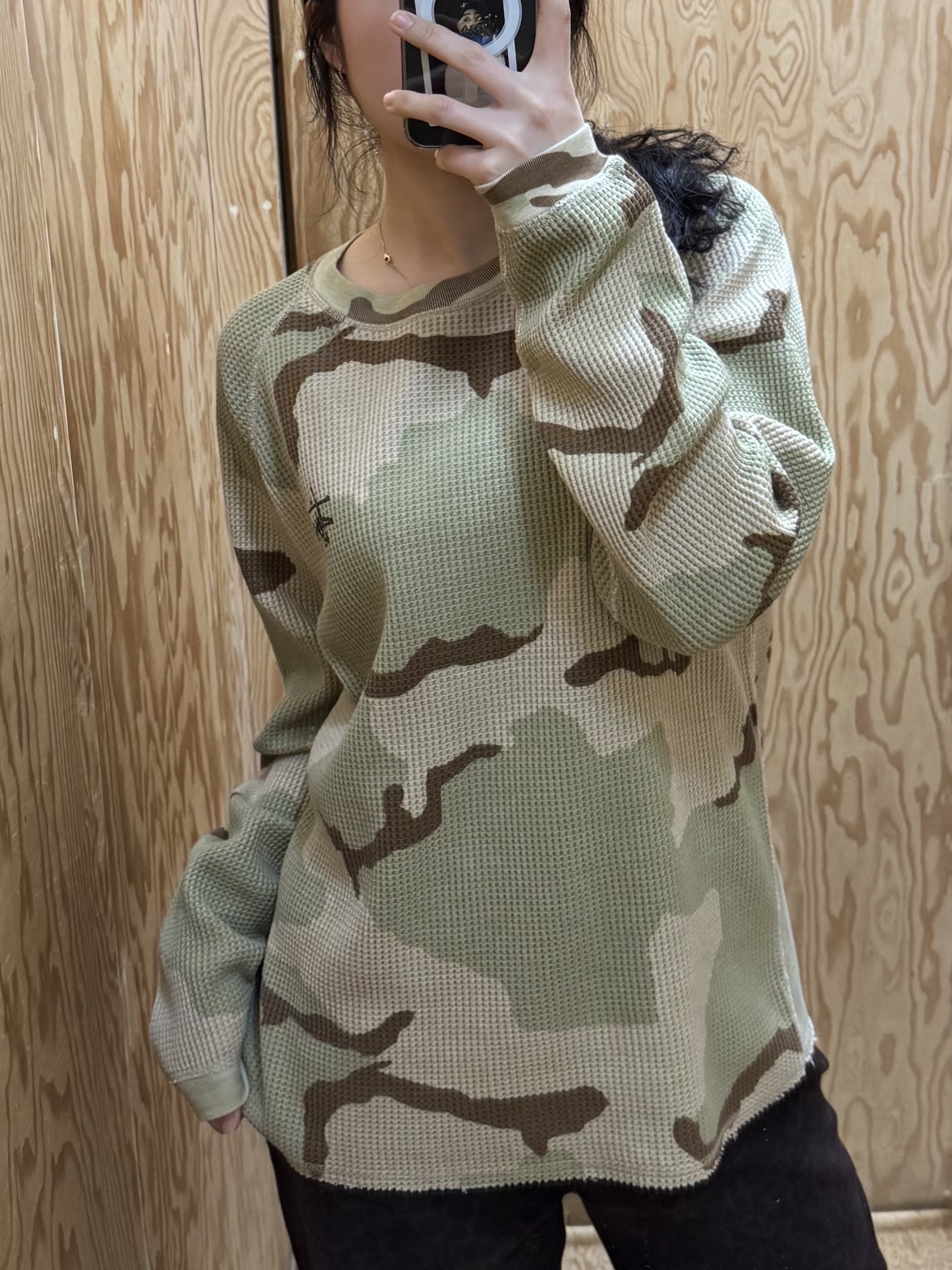 Stussy Raglan Thermal LS Crew Sand Camo 착용 스타일
