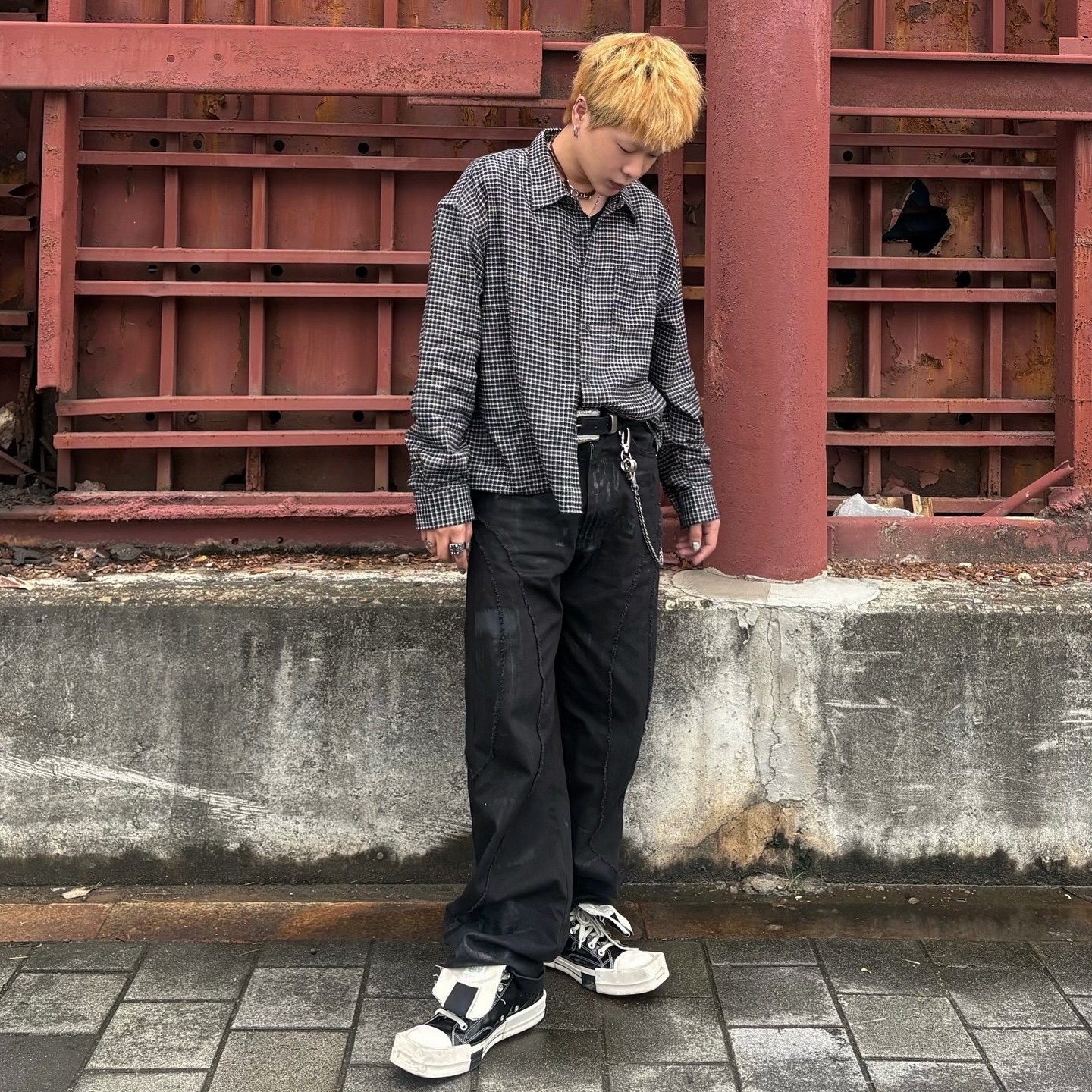 Stussy SS Link Cowboy Belt Black, Converse x Drkshdw Turbodrk Chuck 70 Hi Black Lacquered Denim 착용 스타일