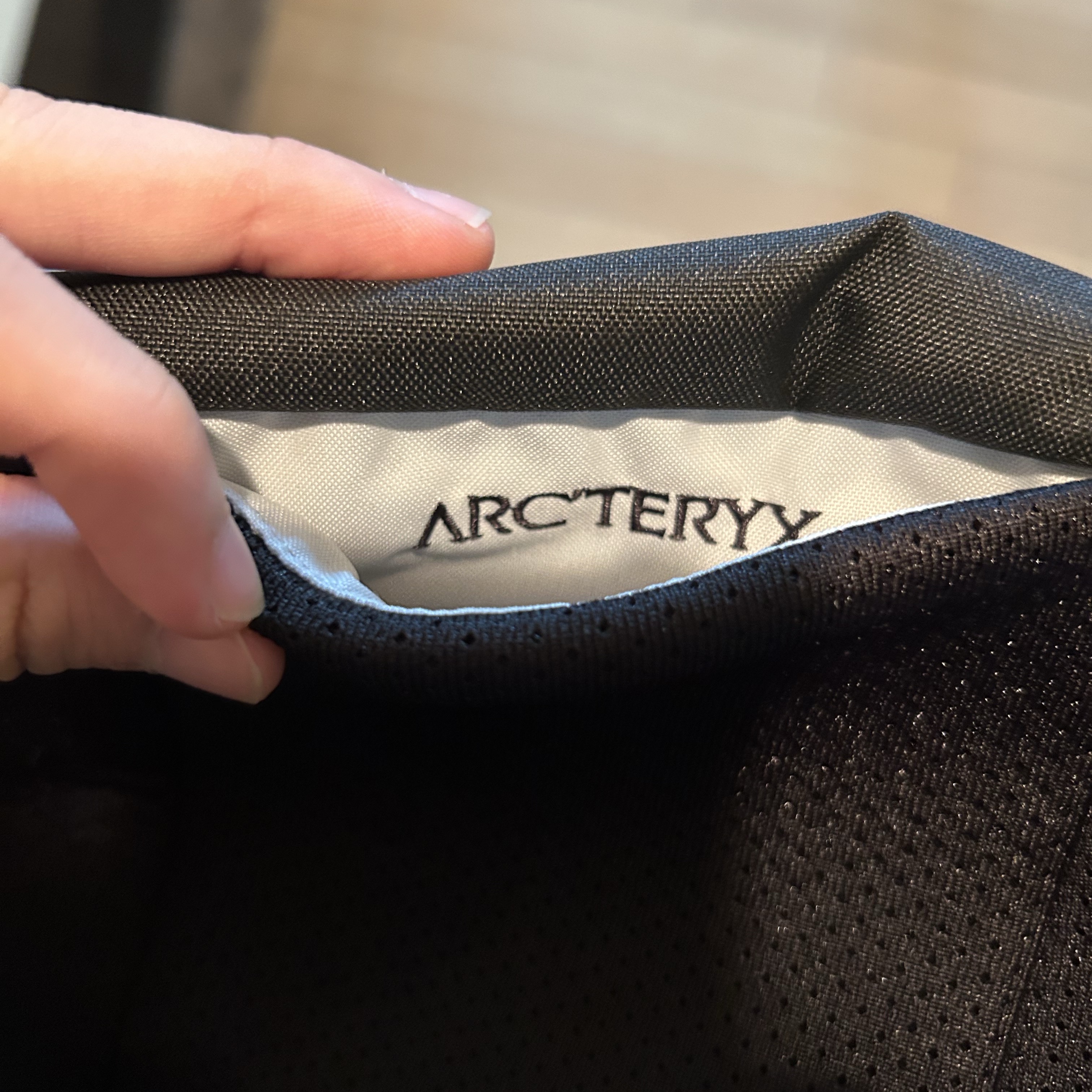 Arc'teryx Mantis 2 Waistpack Black II 착용 스타일 - 3
