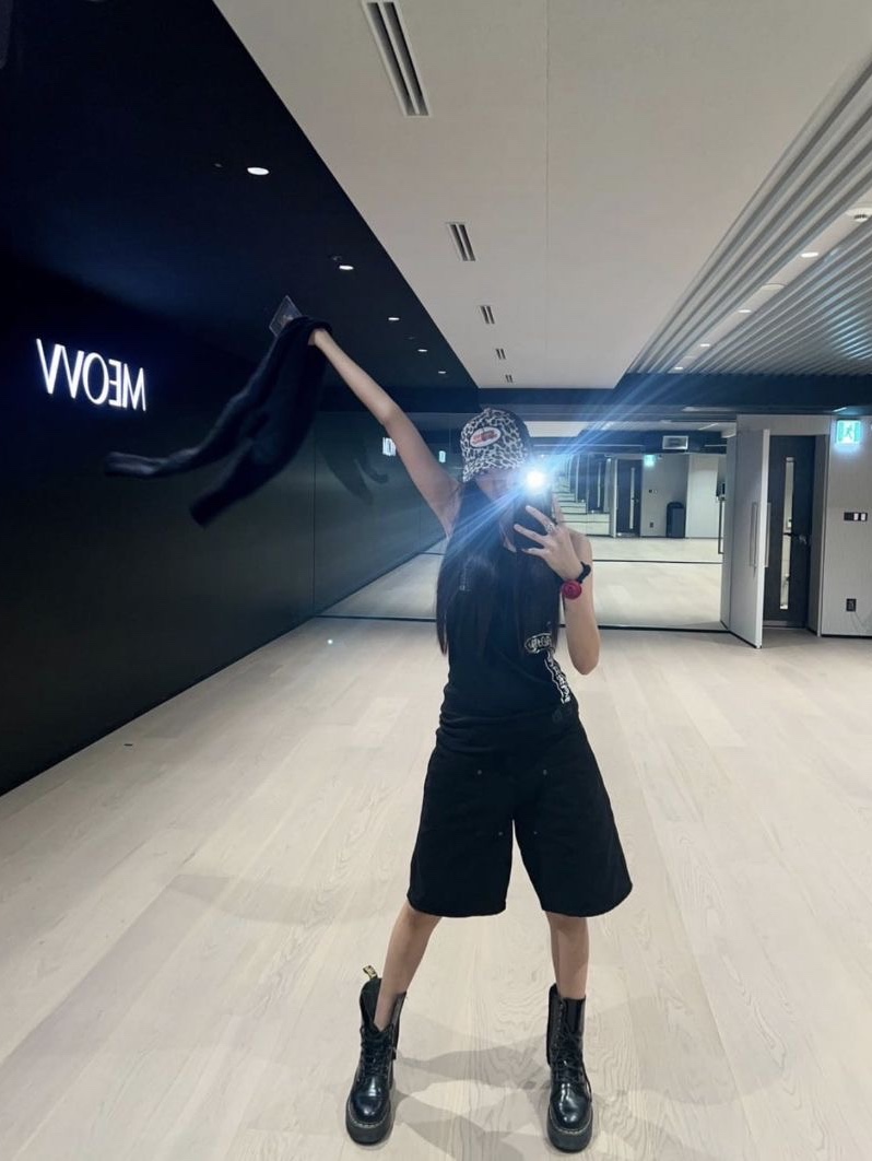 Chrome Hearts Eyechart Logo Tank Top Black 착용 스타일