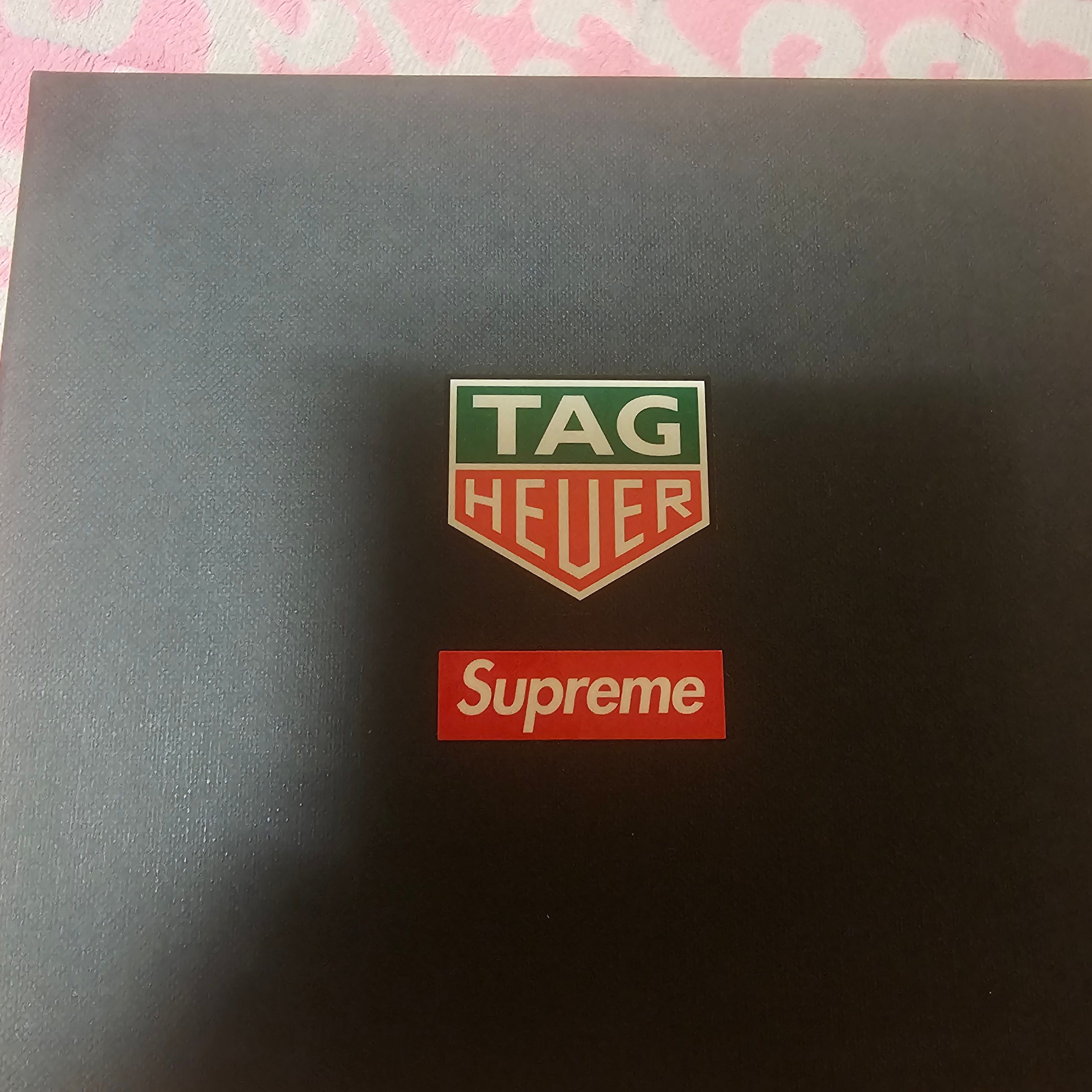 Supreme x Tag Heuer Pocket Pro Stopwatch White - 18FW 착용 스타일 - 2