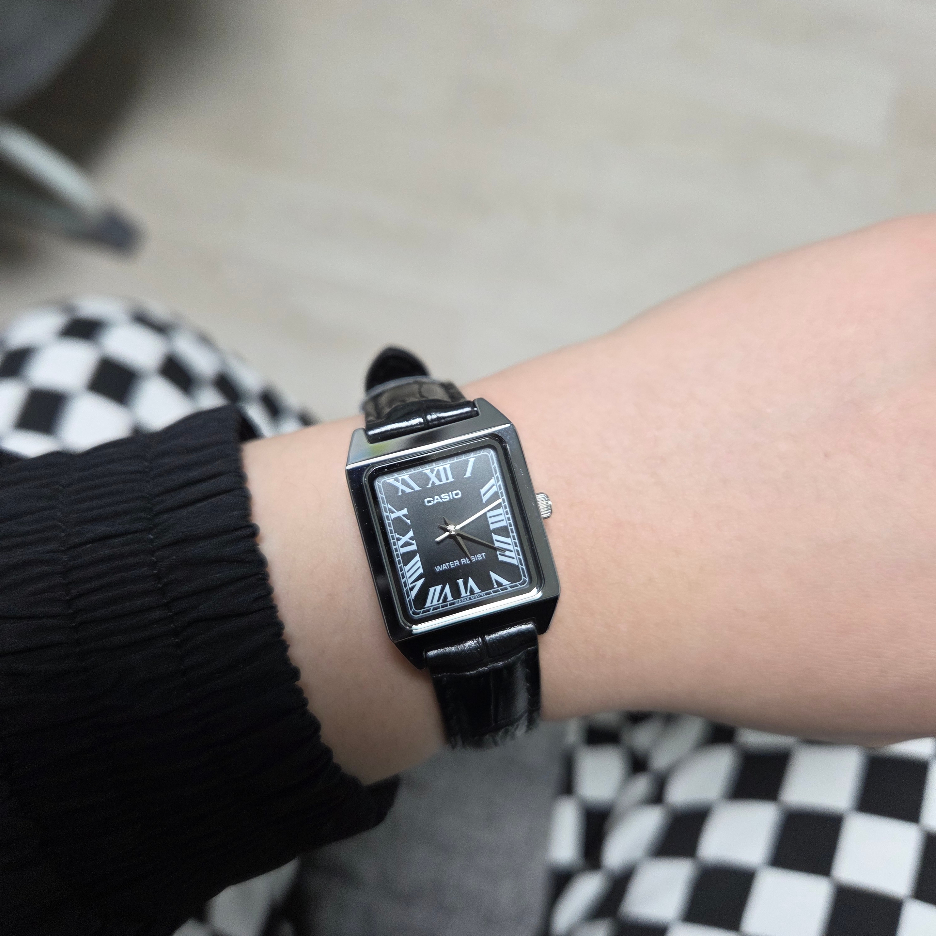 Casio LTP-V007L-1B 착용 스타일