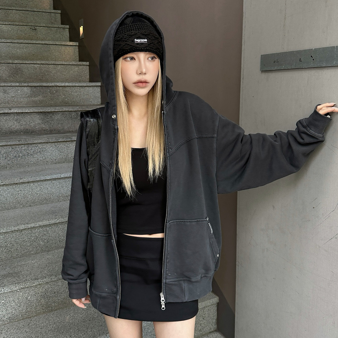 Thevinylhouse Dyed Hoodie Zip Up Charcoal, Supreme Diamond Beanie Black - 25FW 착용 스타일