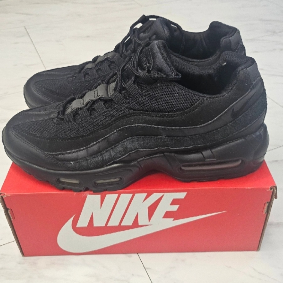 Nike Air Max 95 Essential Triple Black 2020 착용 스타일
