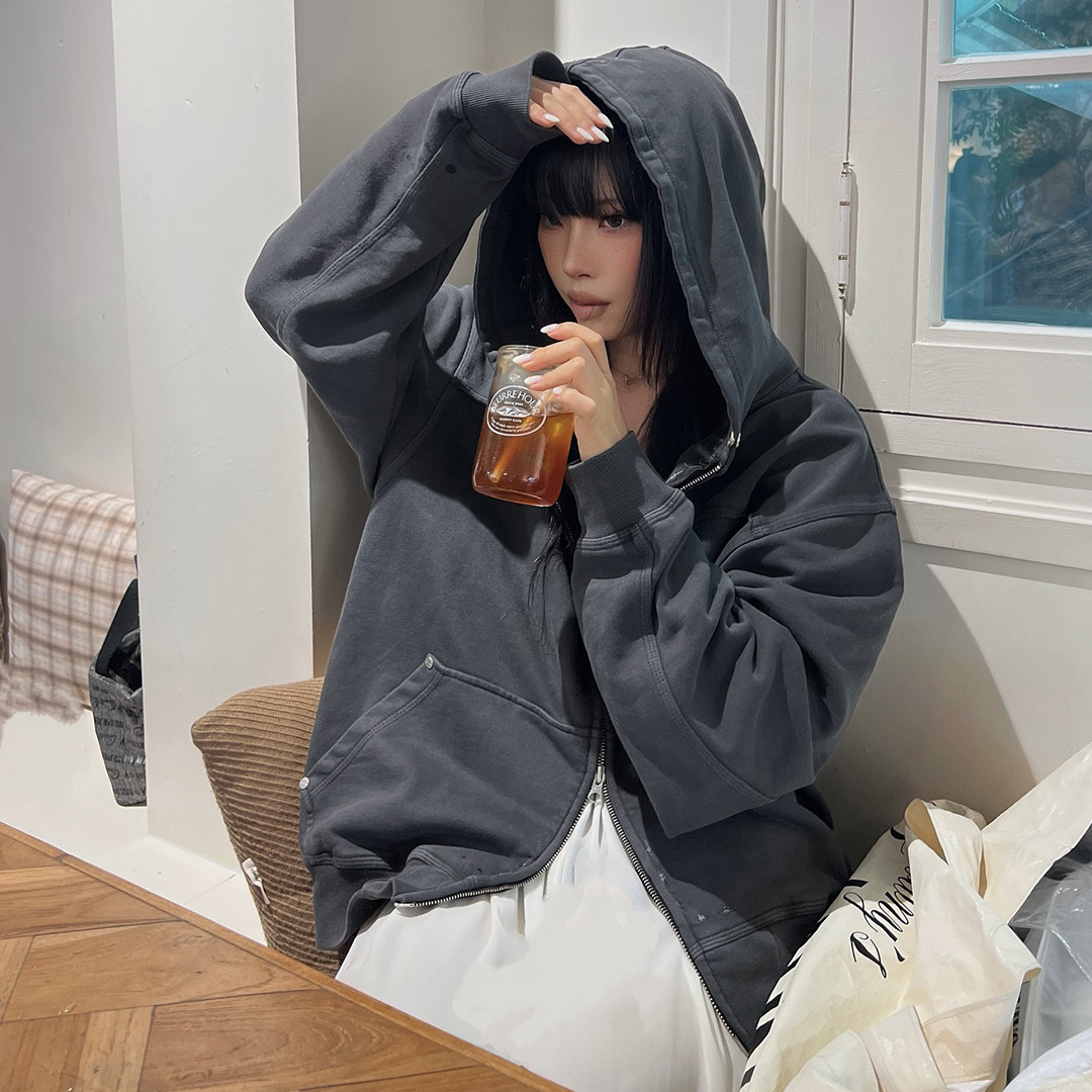 Thevinylhouse Dyed Hoodie Zip Up Charcoal 착용 스타일