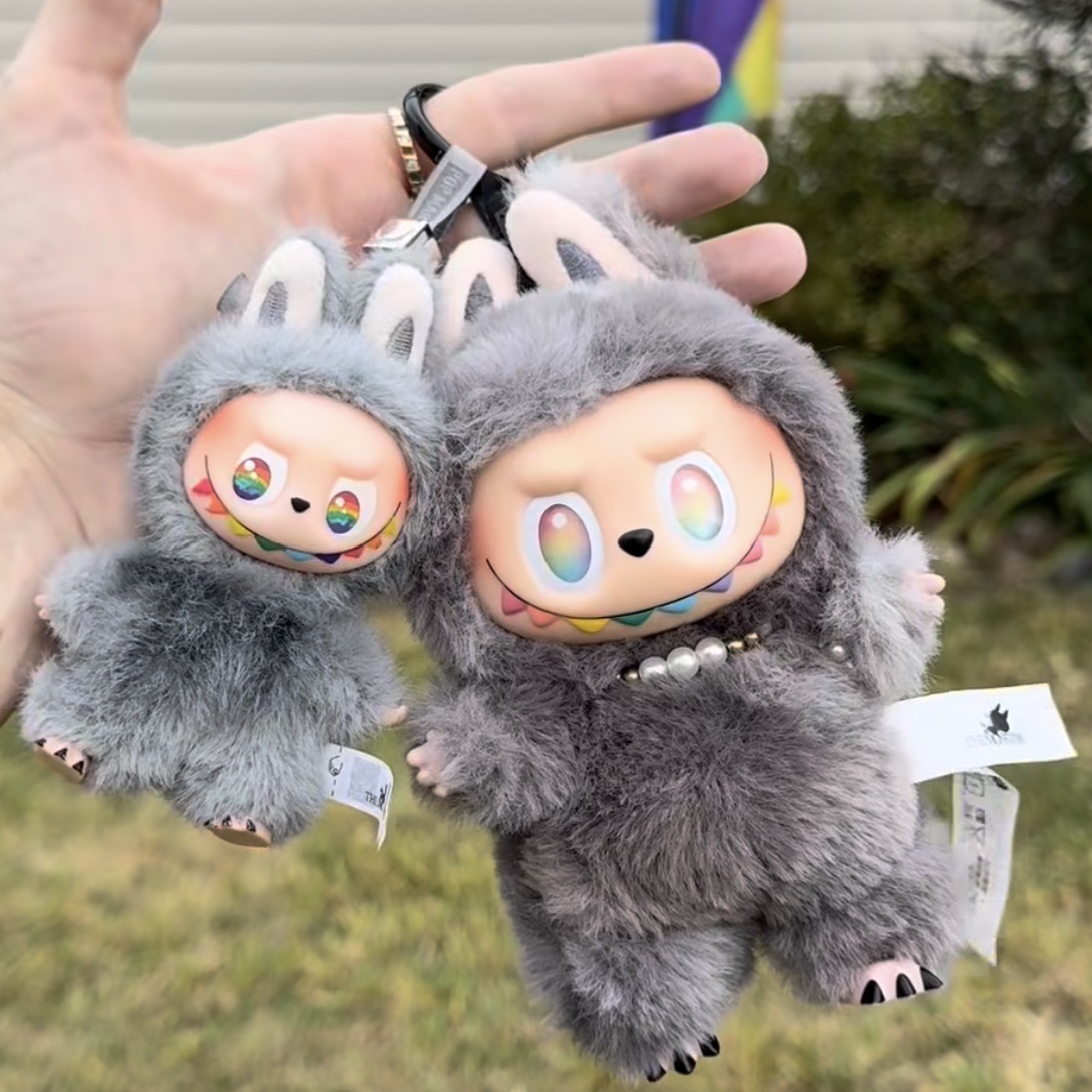 Pop Mart Labubu The Monsters Pin For Love Series Vinyl Plush Pendant (N-Z) W (Opened Case), Pop Mart Labubu The Monsters Highlight Series ID Keyring (Opened Case) 착용 스타일