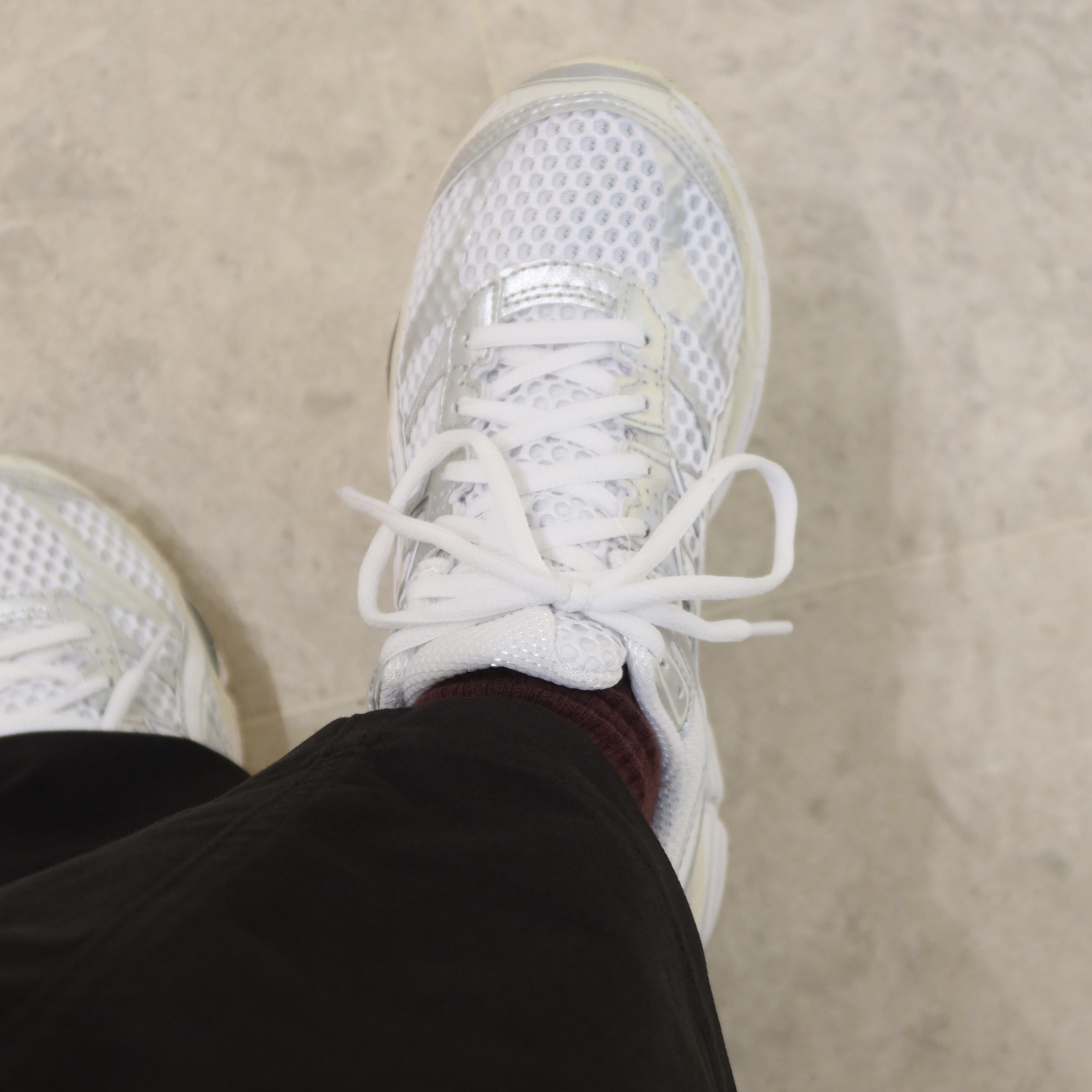 Asics Gel-Cumulus 16 White 착용 스타일 - 5