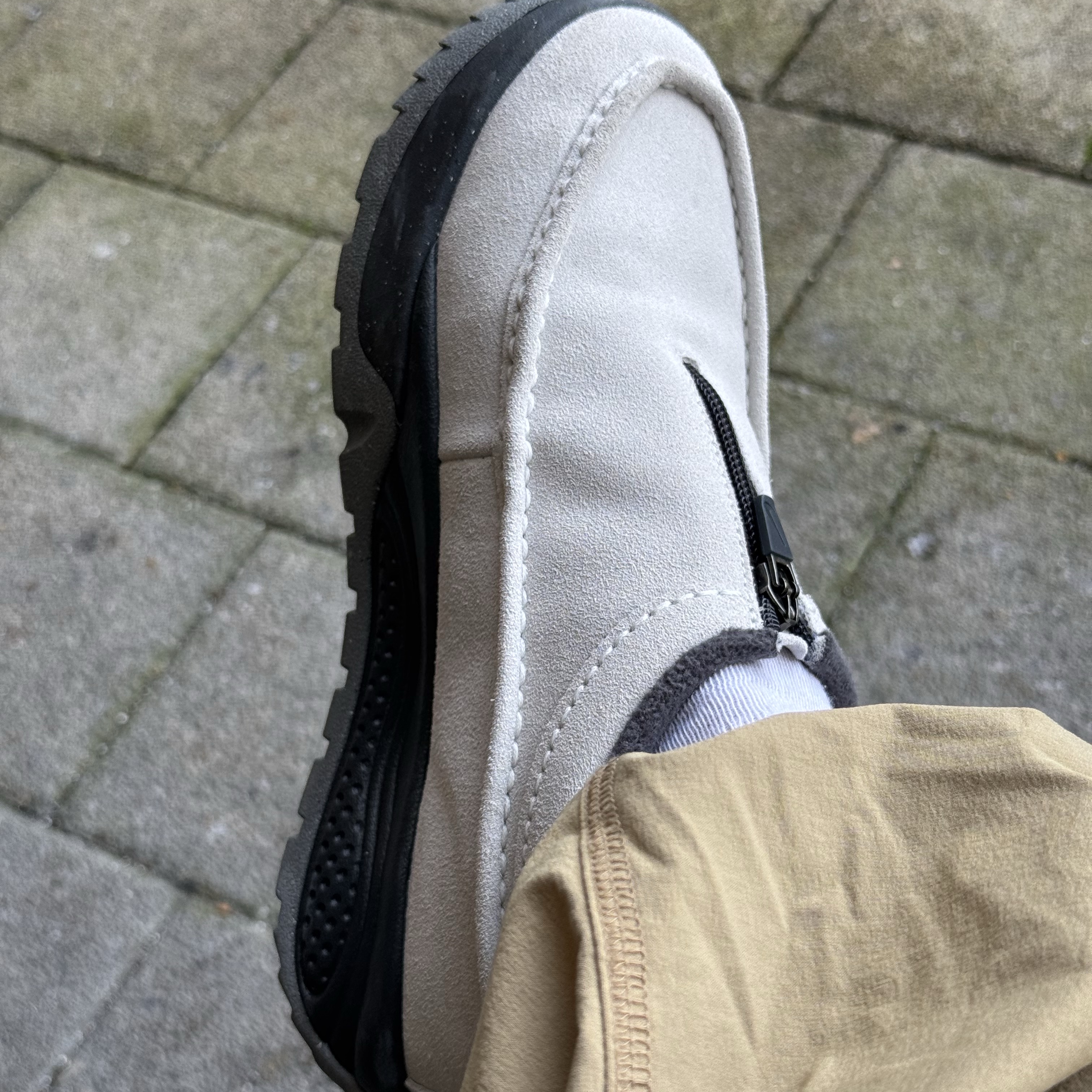 Nike ACG Izy Photon Dust Anthracite 착용 스타일