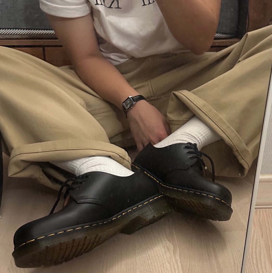 Dr. Martens 1461 Smooth Black, Matin Kim Logo Top Black 착용 스타일