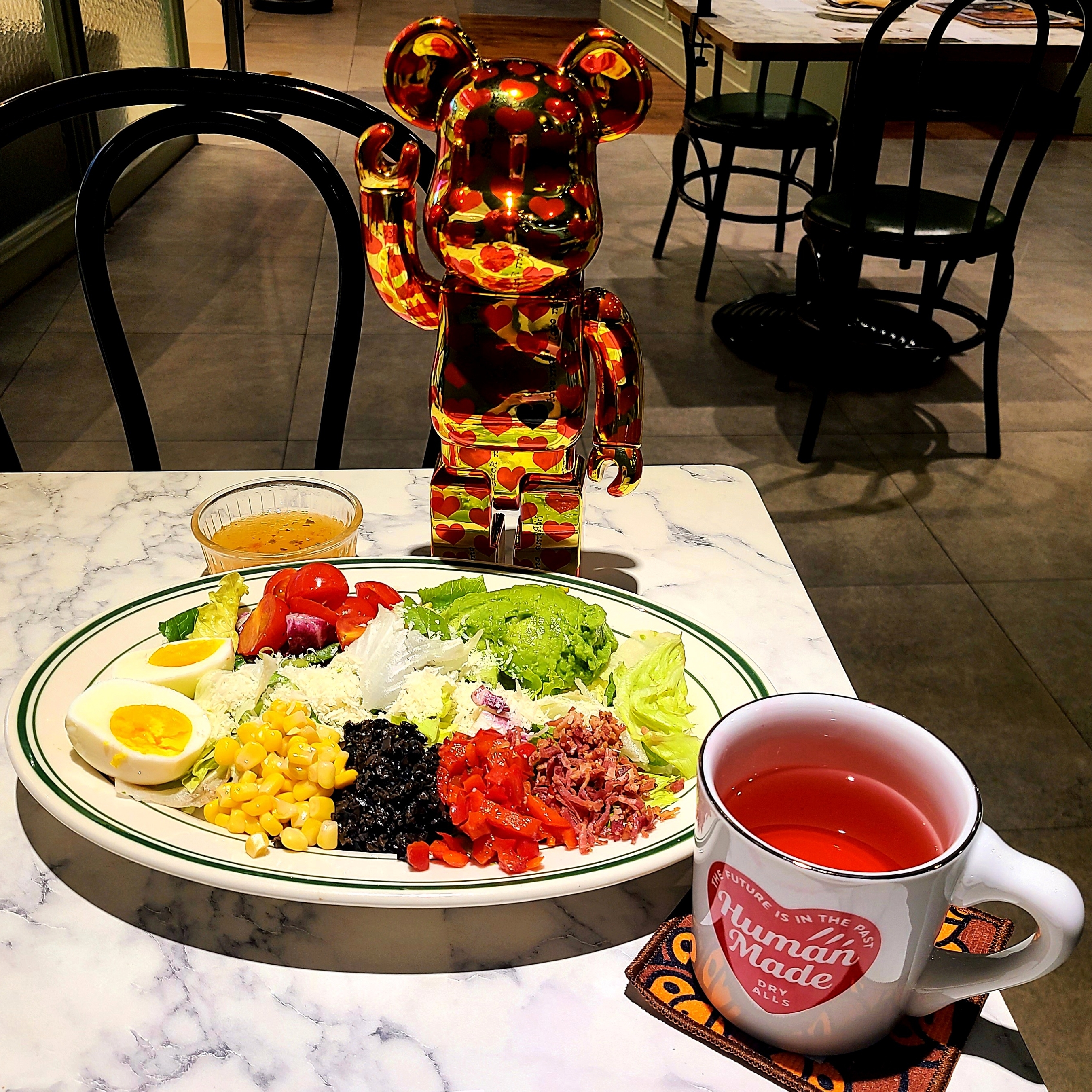 Bearbrick Gold Heart 100% & 400% Set, Human Made Coffee Mug White 착용 스타일