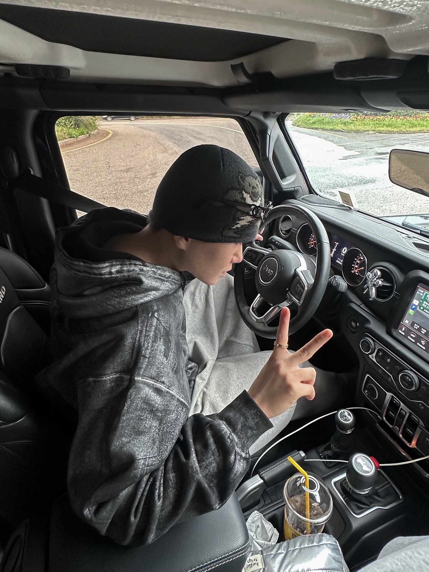Supreme x MM6 Maison Margiela Foil Box Logo Hooded Sweatshirt Black - 24SS, Thisisneverthat x Grateful Dead Dancing Bear No Cuff Beanie Off Black 착용 스타일