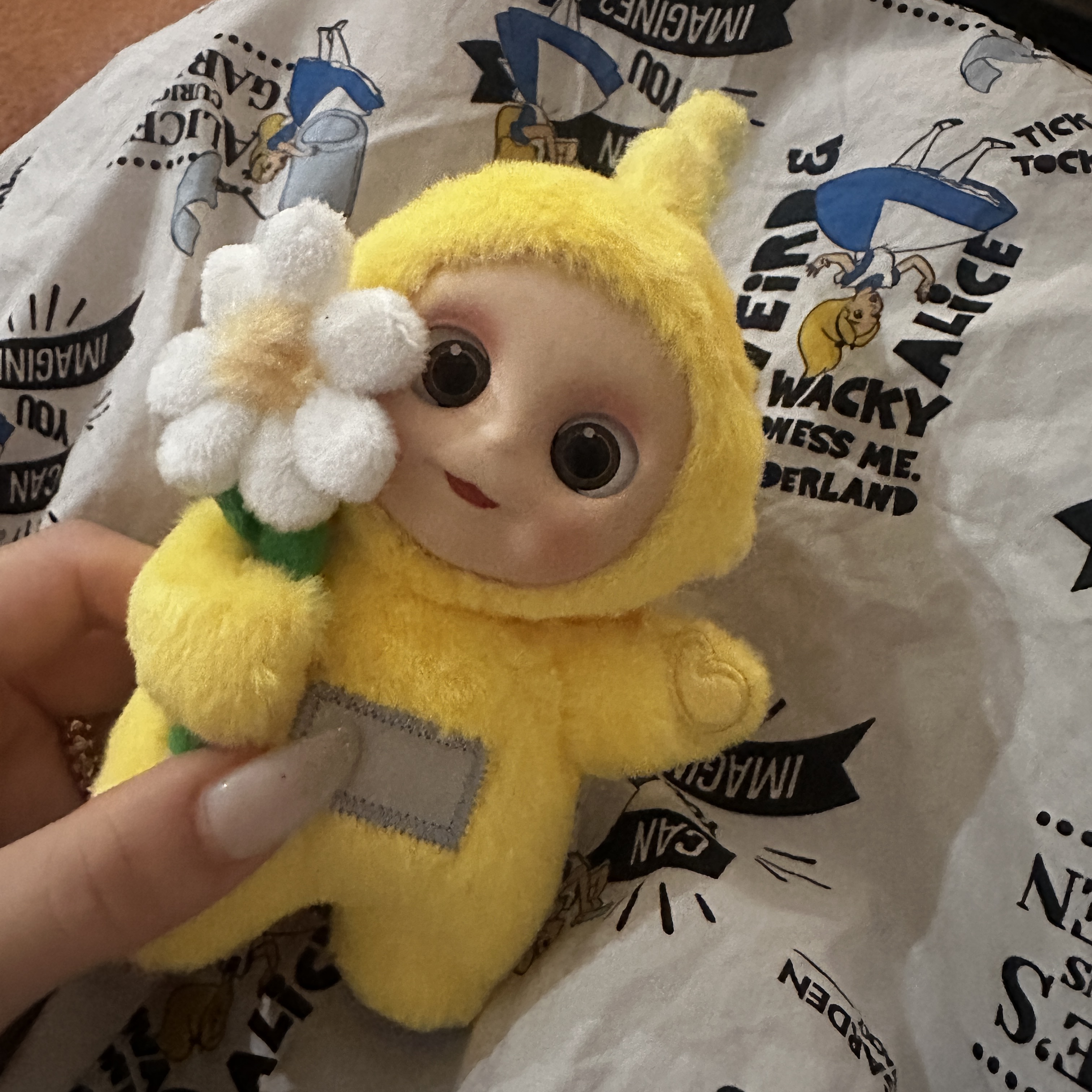 Pop Mart Teletubbies Say Hello Series Figures Sealed Case Laa Laa's Energetic Flower (Opened Case) 착용 스타일