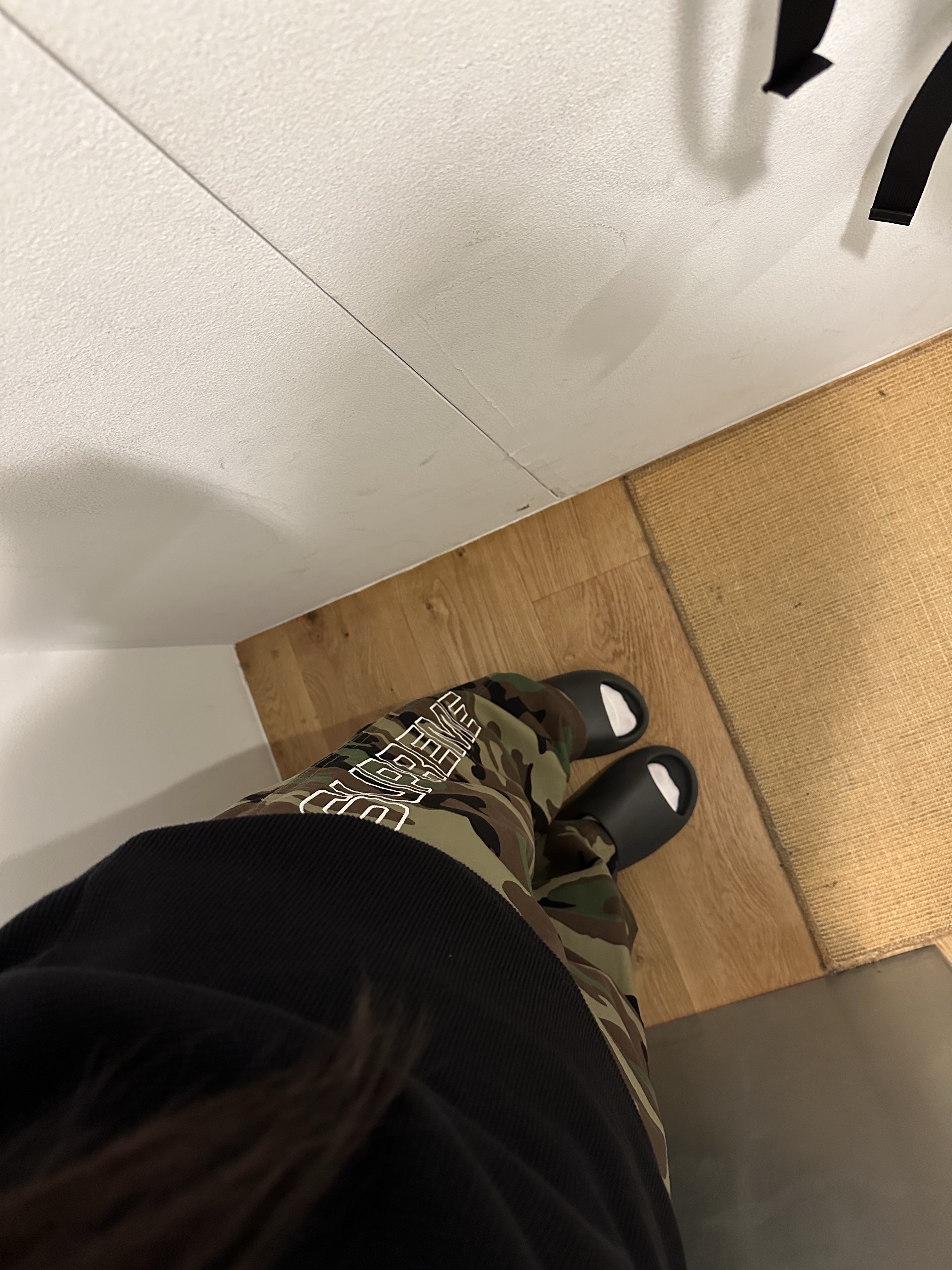 Supreme x Dickies Thermal Black - 25FW, Supreme Spellout Embroidered Ripstop Track Pants Woodland Camo - 25FW 착용 스타일 - 2