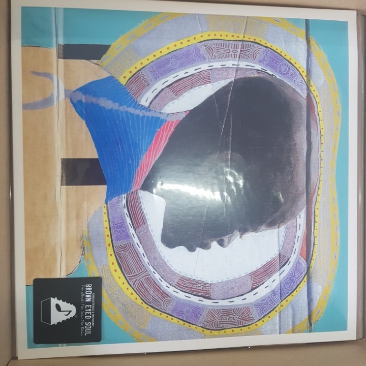 Brown Eyed Soul 2nd The Wind, The Sea, The Rain (2LP) 착용 스타일