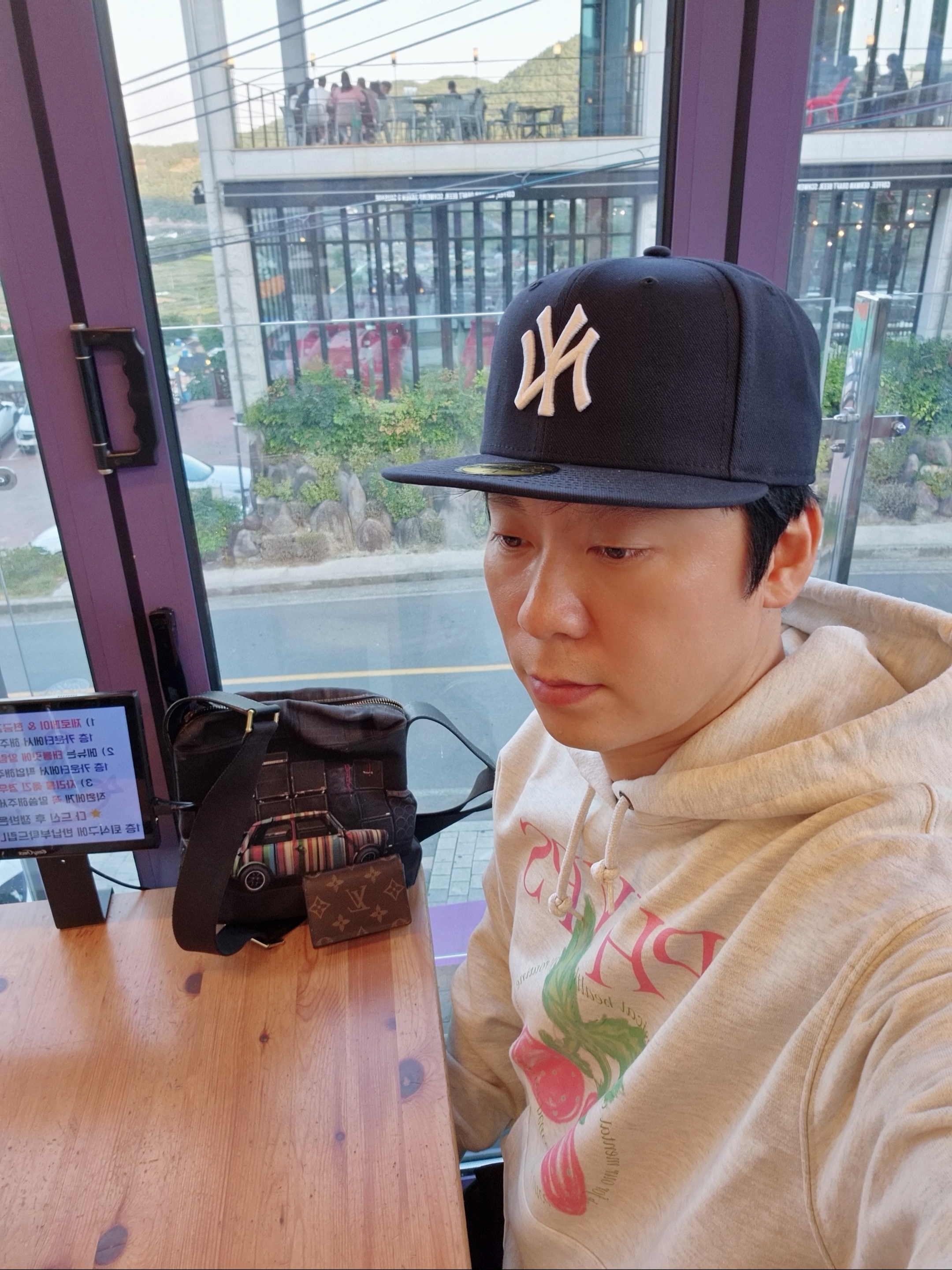 Phyps Dept Strawberry Hoodie Oatmeal, New Era 59Fifty MLB Authentic New York Yankees Game Navy 착용 스타일 - 4