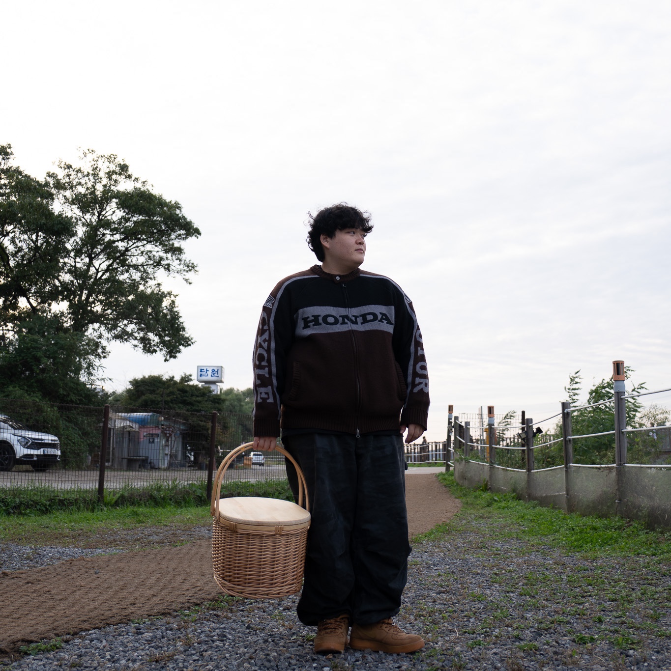 [KREAM 단독] Honda Big Logo Knit Zip-up Brown, Nike Air Force 1 Mid '07 WB Flax 착용 스타일