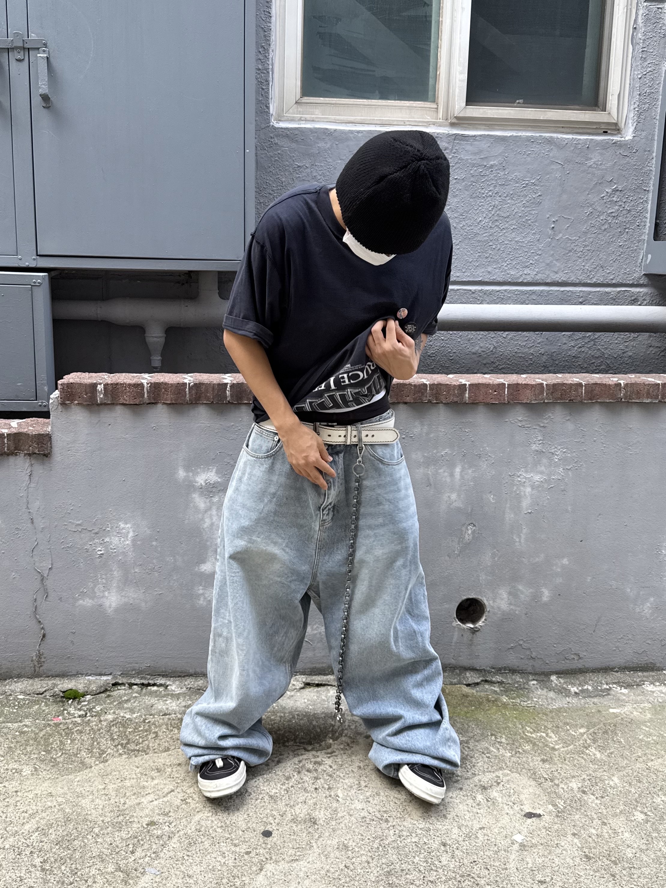 Rick Owens Drkshdw Luxor Overdyed Denim Vintage Sneakers Black Milk, NOD Wide Baggy Denim pants Light blue 착용 스타일