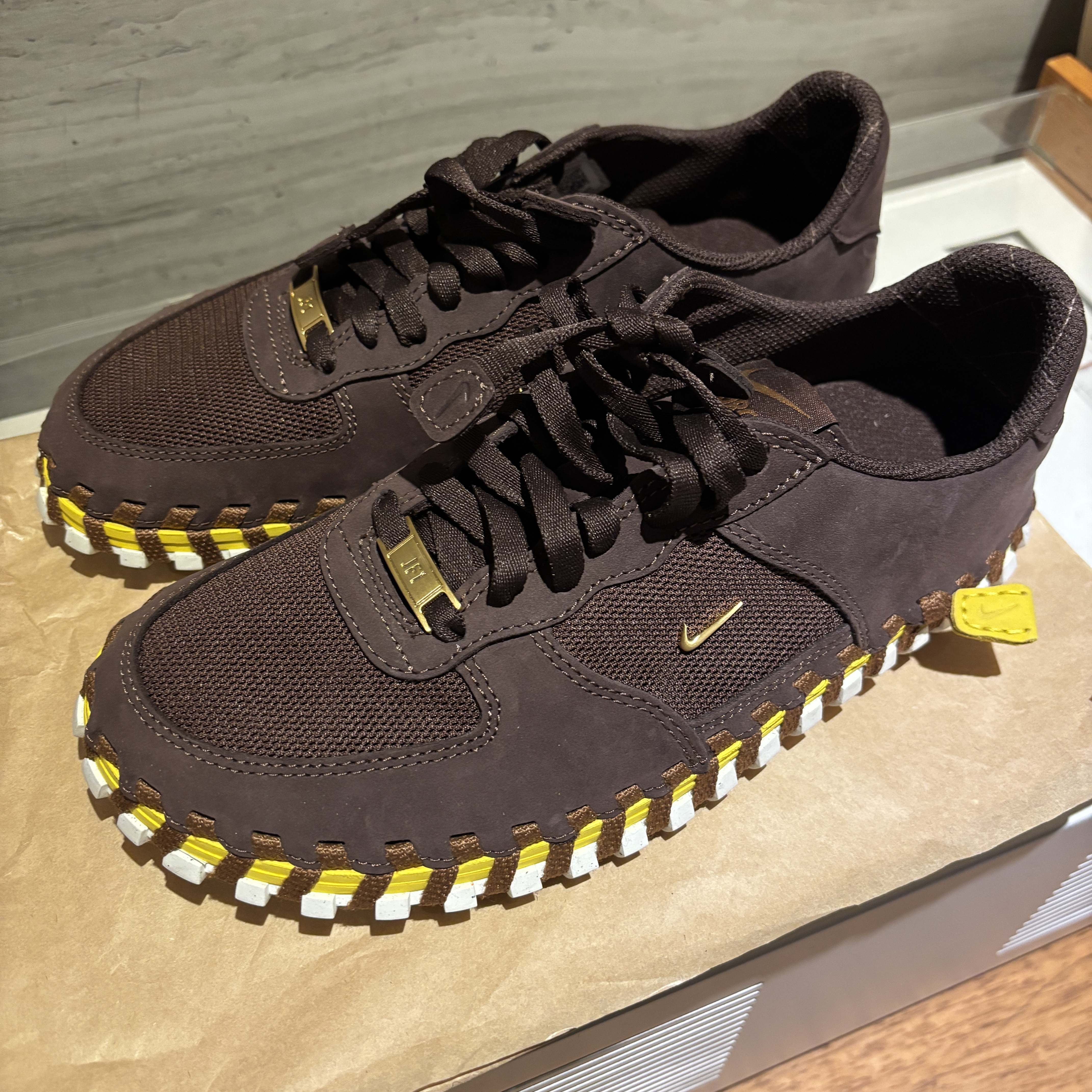 Nike x Jacquemus J Force 1 Low LX SP Earth 착용 스타일 - 1