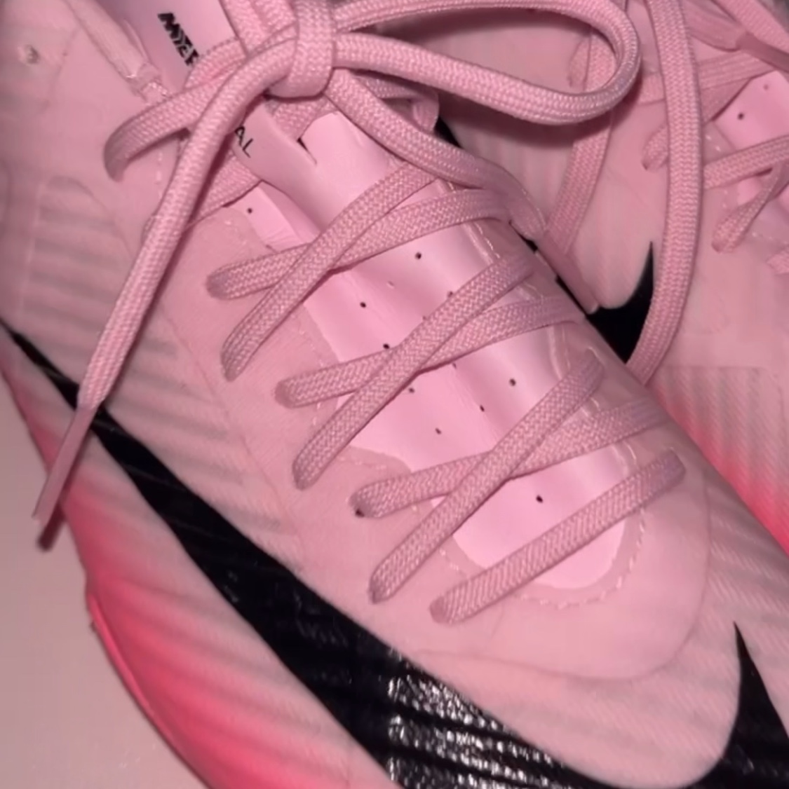 Nike Zoom Mercurial Vapor 15 Academy TF Pink Foam Black 착용 스타일