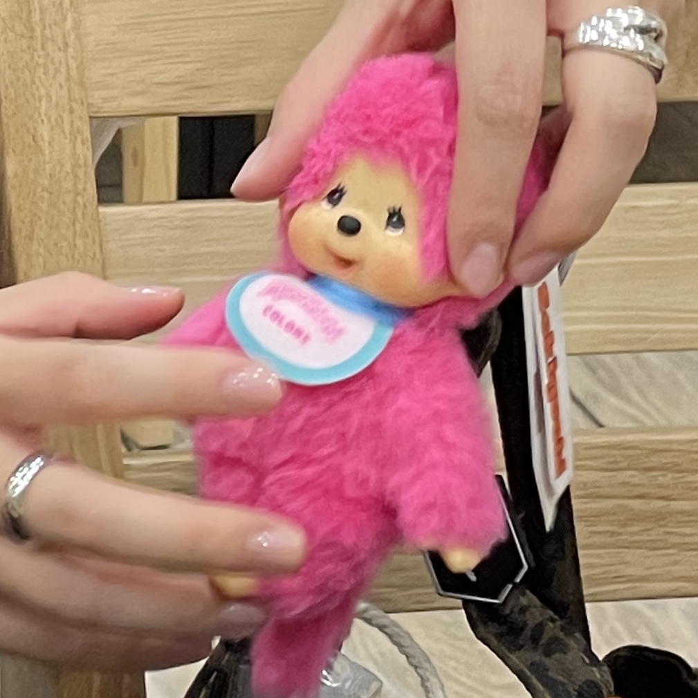 Monchhichi Colors Key Chain Berry Pink 착용 스타일