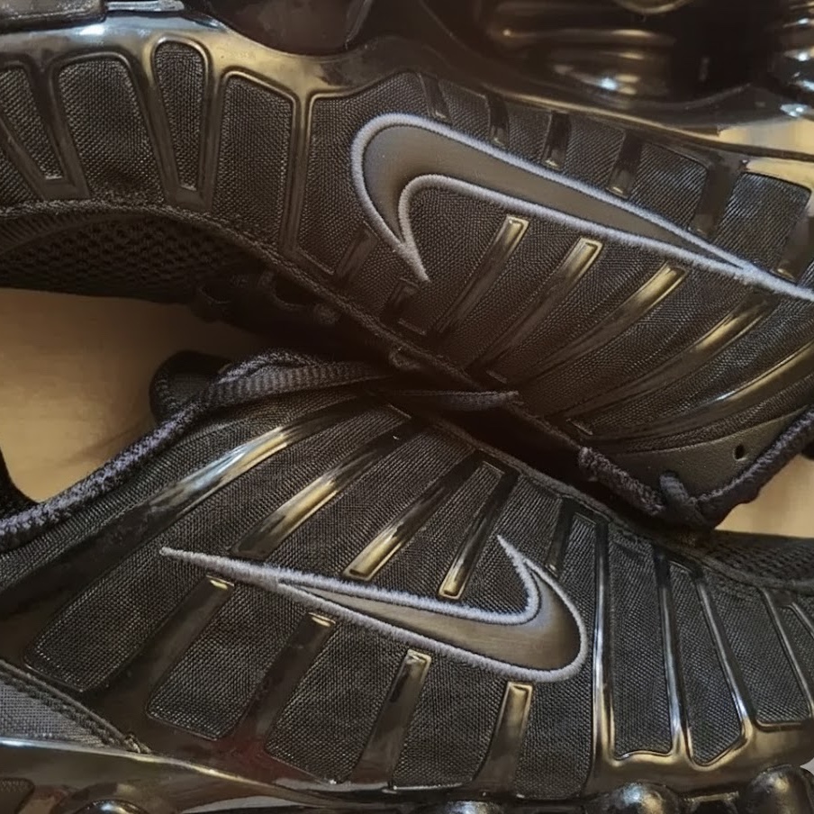 Nike Shox TL Black Metallic Hematite 착용 스타일