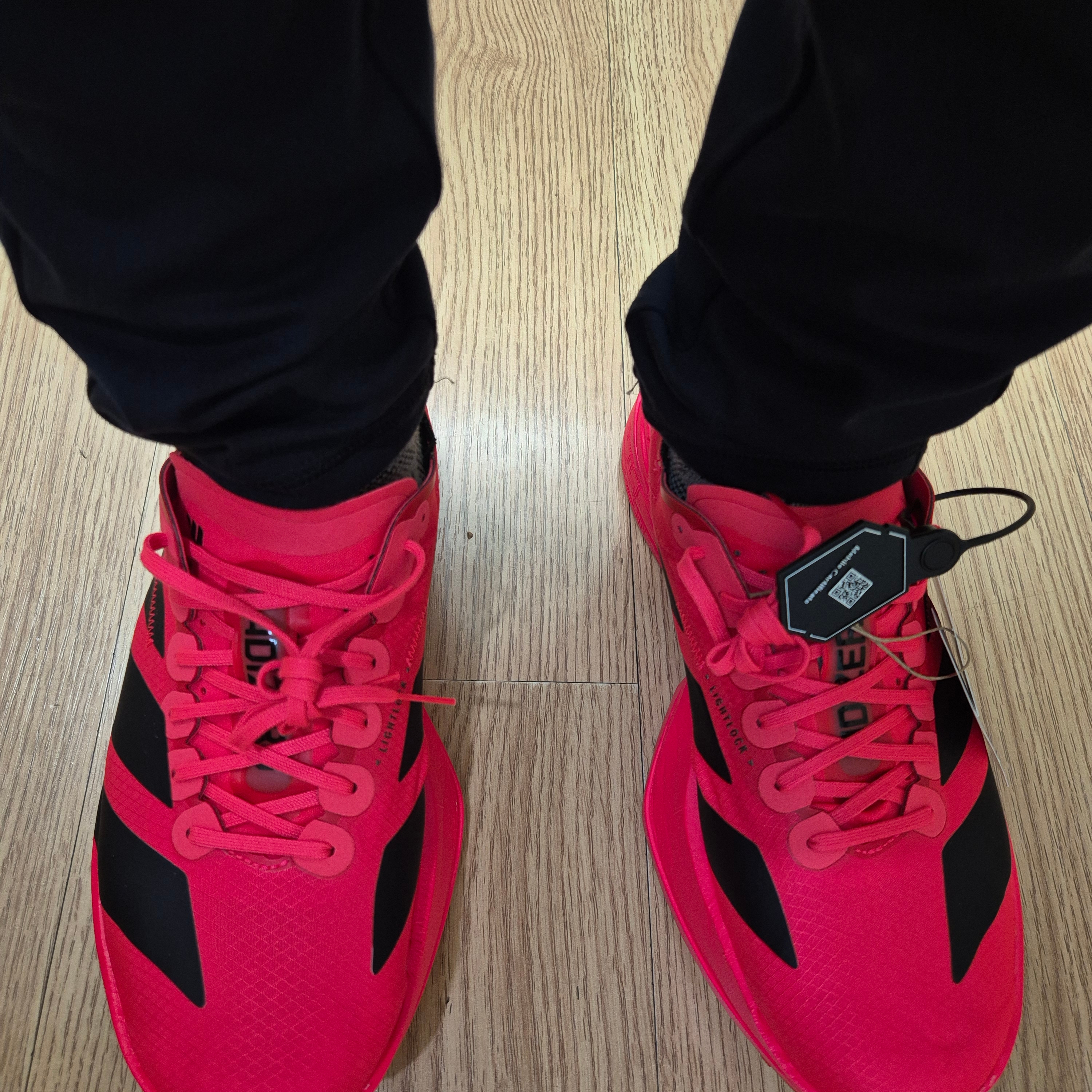 Adidas Adizero Adios Pro 4 Lucid Red Core Black 착용 스타일