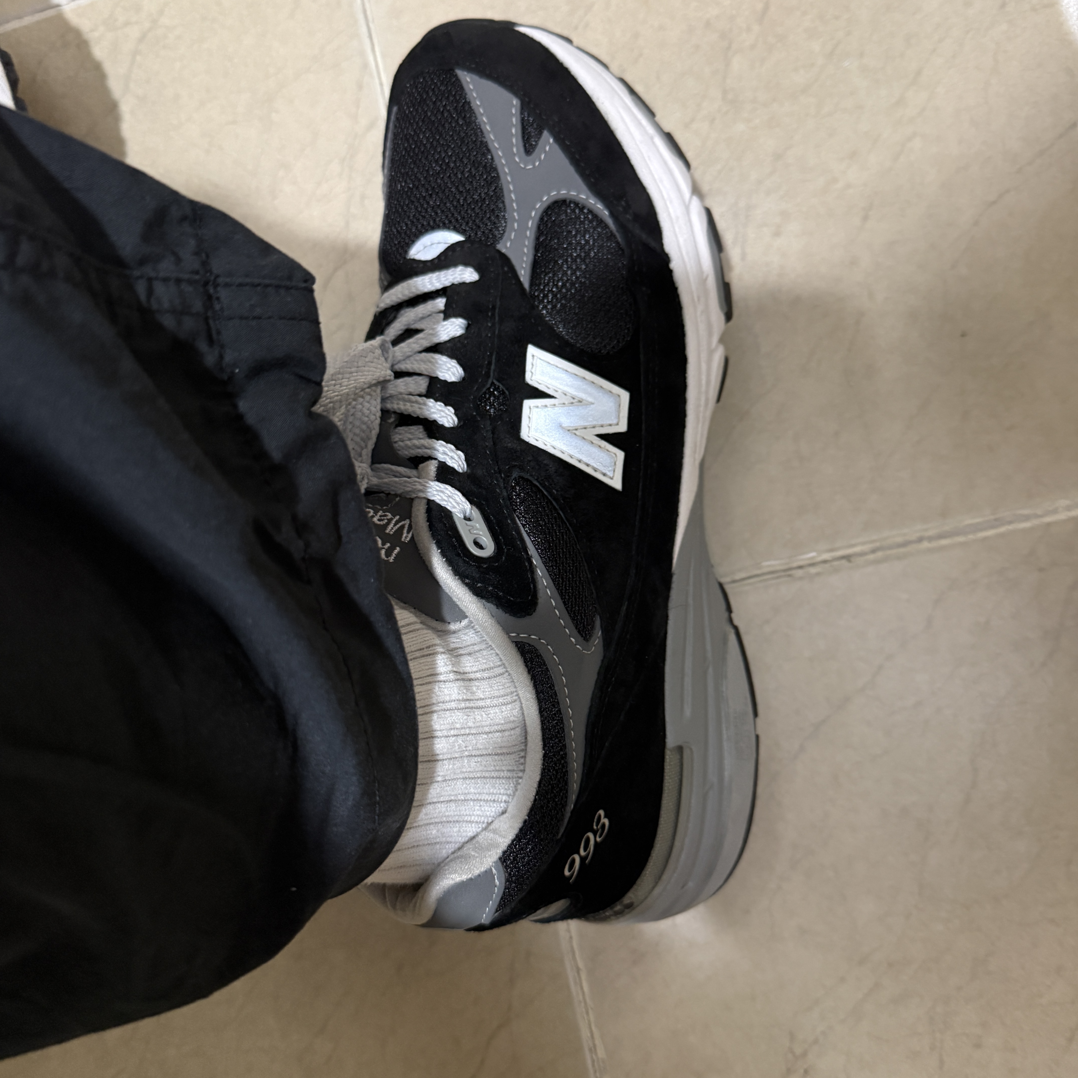 New Balance 993 Made in USA Black - D Standard 착용 스타일