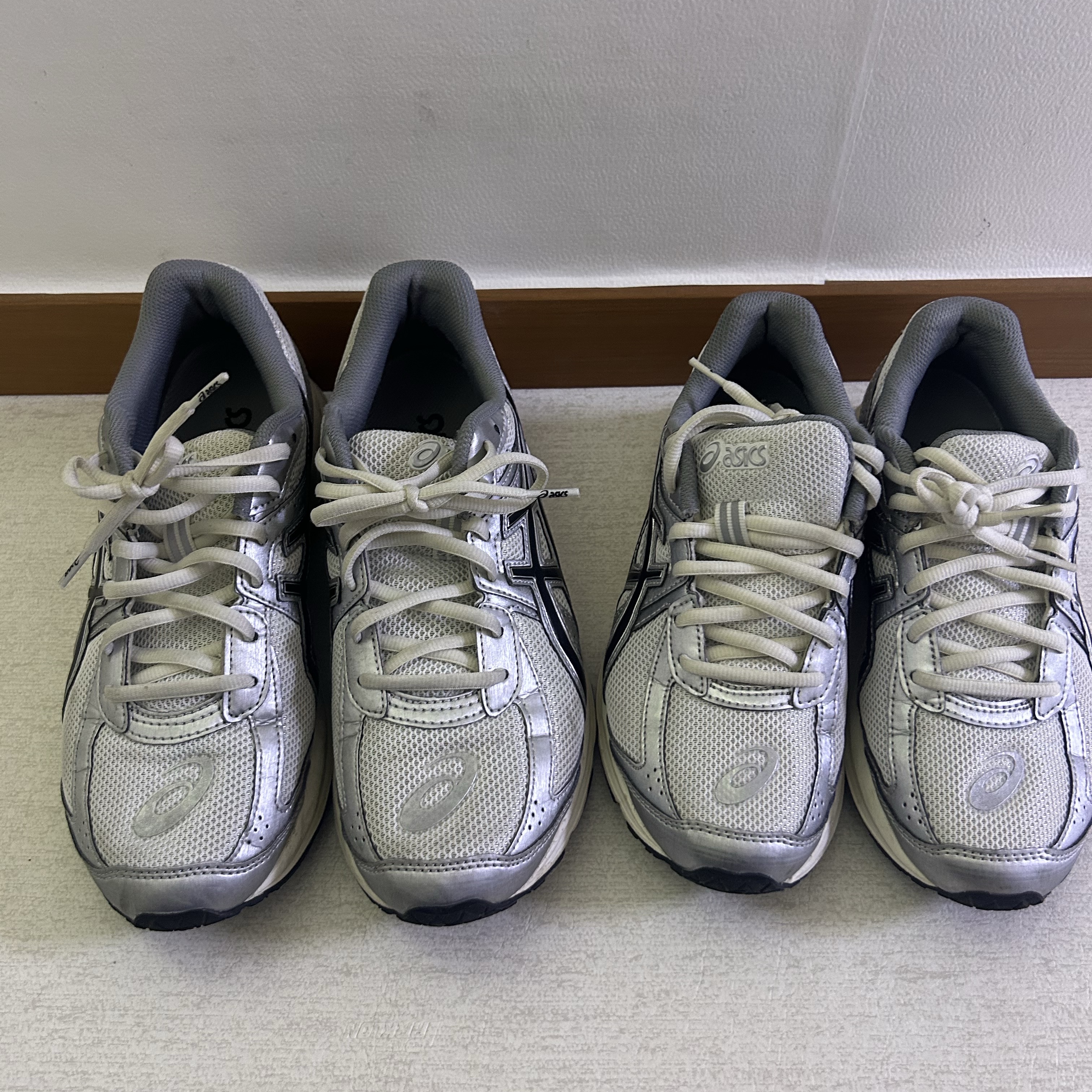 Asics Jog 100 S White Black - 2E Wide 착용 스타일