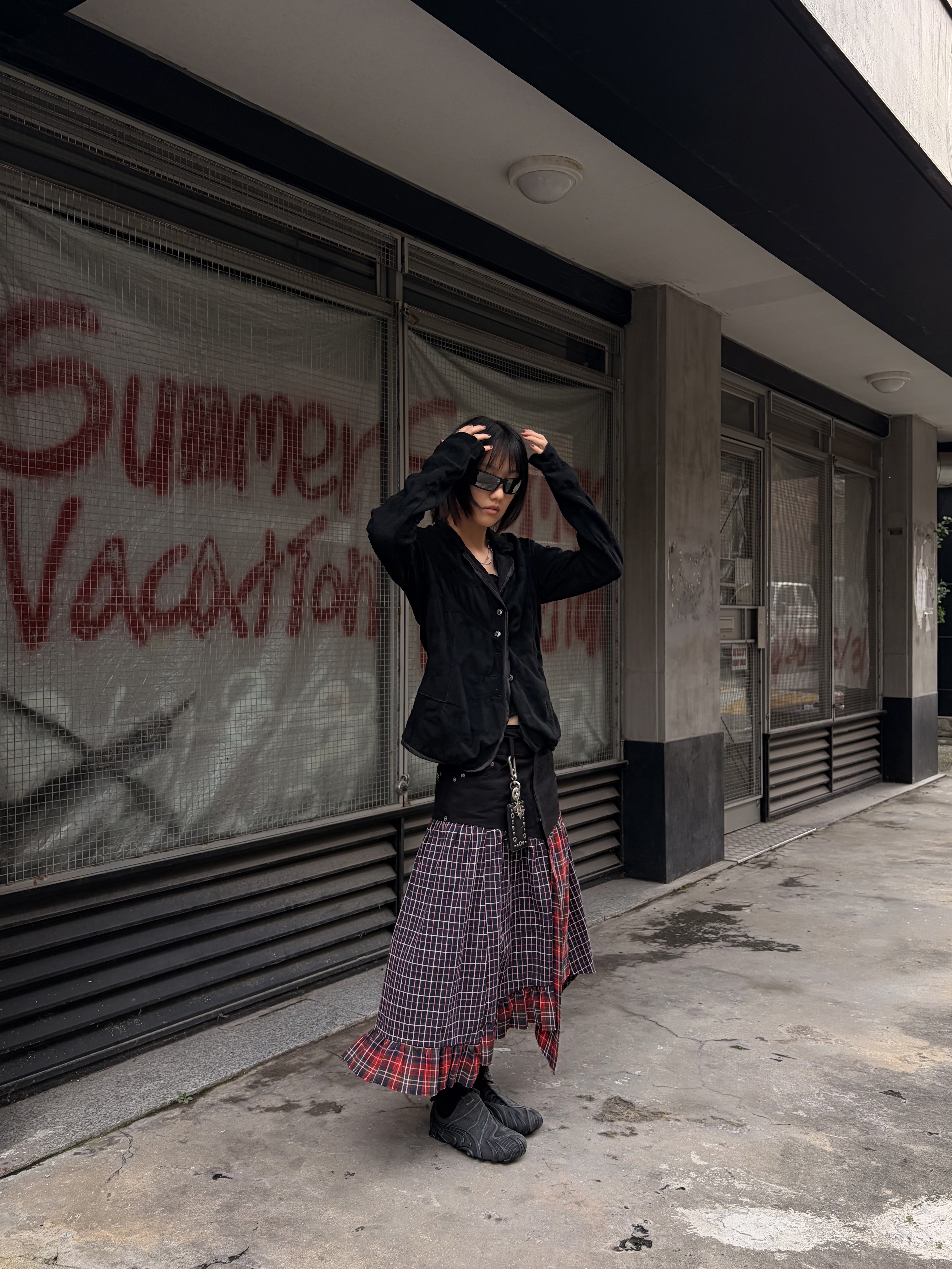 Vacant Archive Mira Mixed Wrap Skirt Black, Puma x No/Faith Studios Talon OG Flat Medium Grey 착용 스타일 - 1