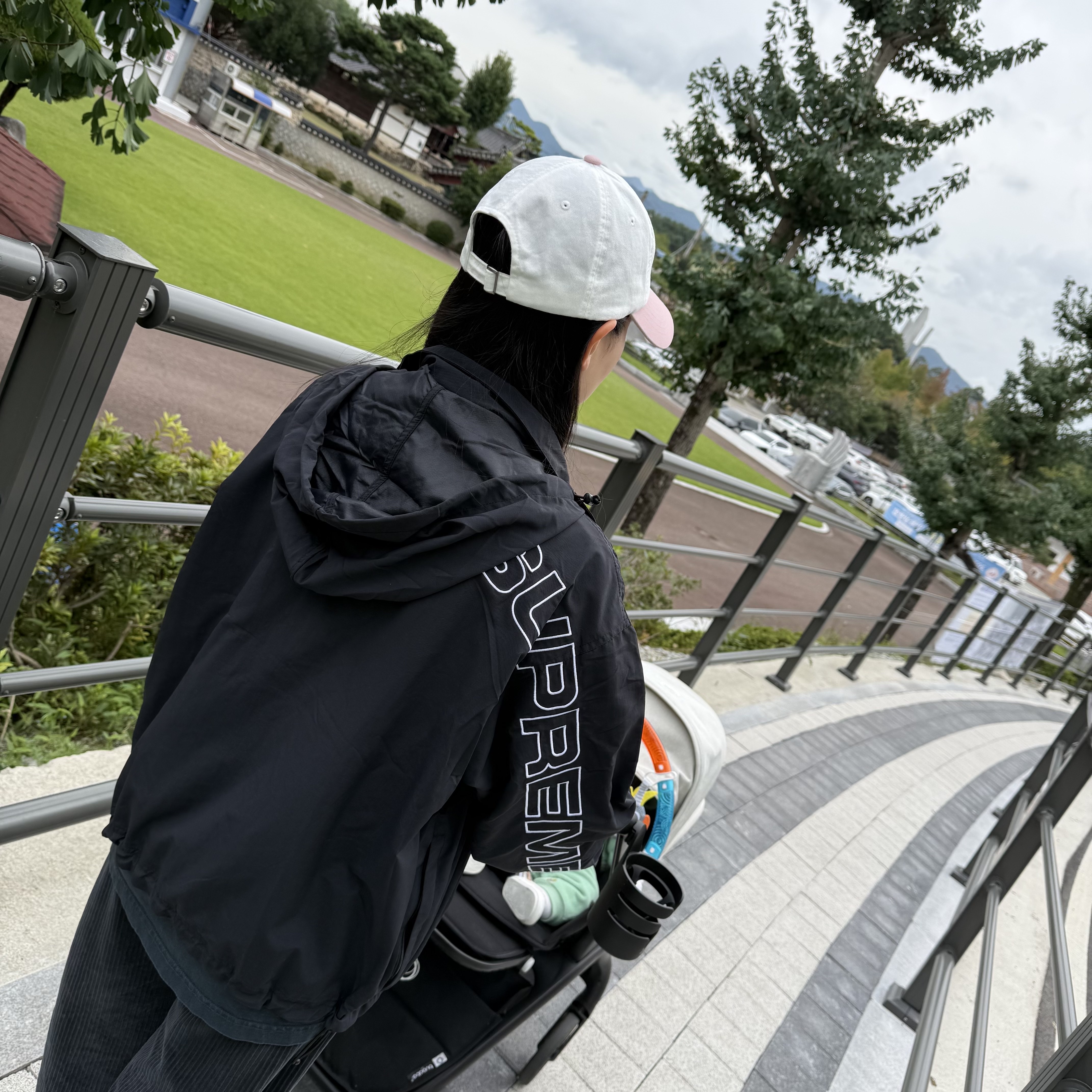 Supreme Spellout Embroidered Track Jacket Black - 24FW 착용 스타일
