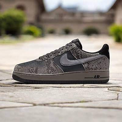 Nike Air Force 1 Low Snakeskin Off Noir Light Carbon 착용 스타일
