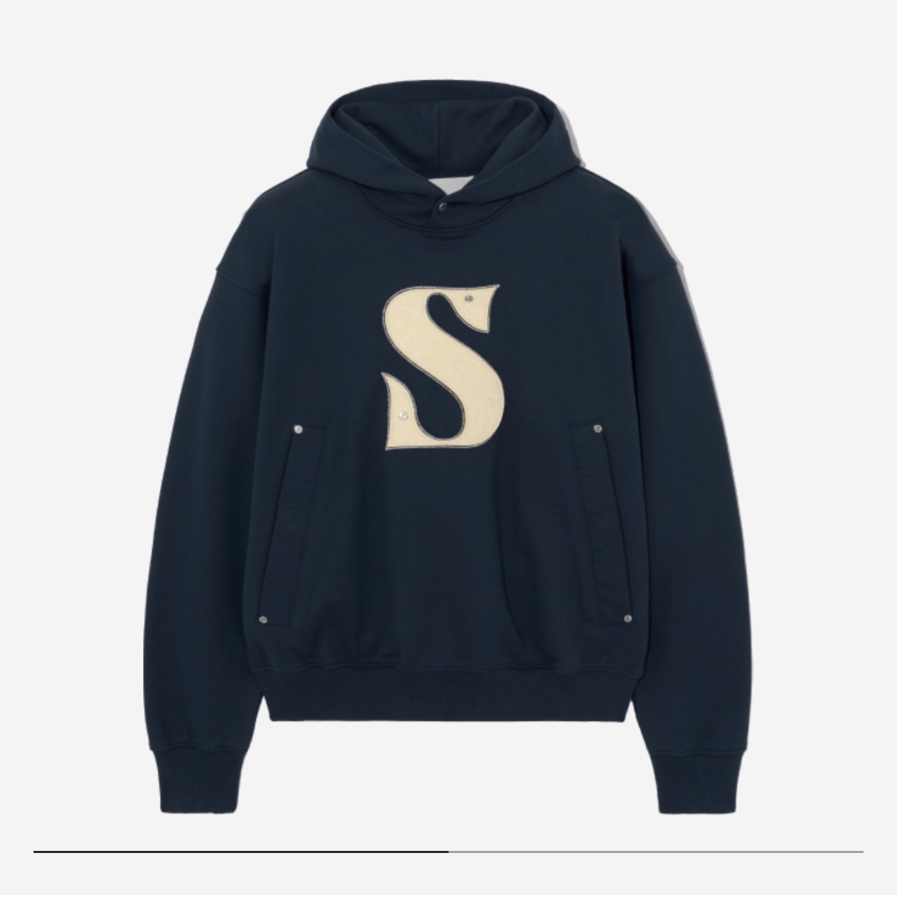 Chrome Hearts Boxer Brief Black, SATUR Rivet Applique Pocket Logo Hoodie Classic Navy 착용 스타일 - 2