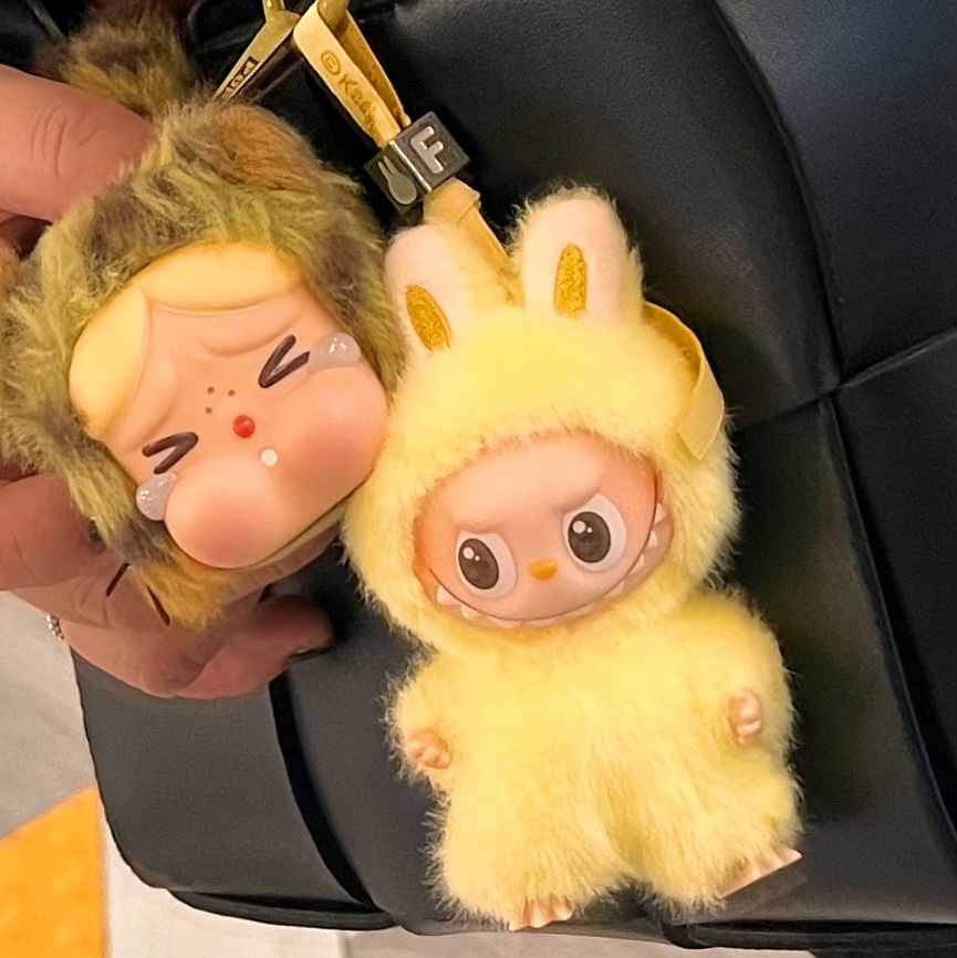 Pop Mart Labubu The Monsters Pin For Love Series Vinyl Plush Pendant (A-M) F (Opened Case), Pop Mart Crybaby Wild But Cutie Series Vinyl Plush Pendant Camo Cutie (Opened Case) 착용 스타일
