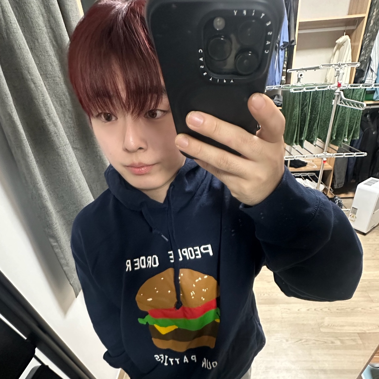 Uniqlo UT x CPFM x SpongeBob Sweat Pull Parka C Navy 착용 스타일
