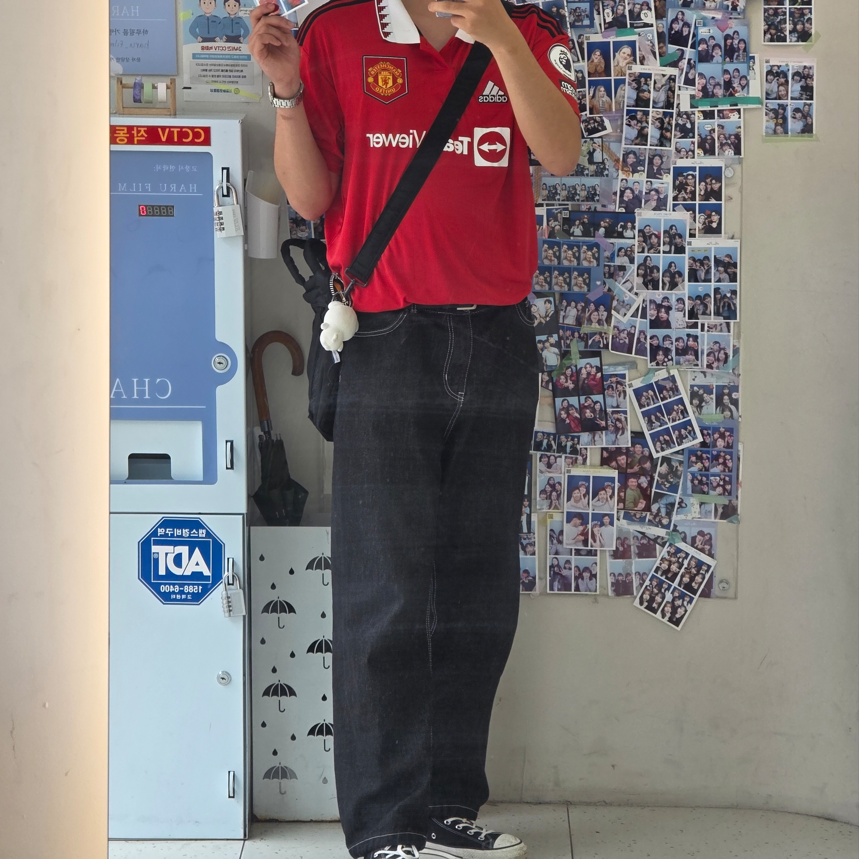 Adidas Manchester United 2022/23 Home Jersey Real Red - US Sizing (Non Marking Ver.), Converse Chuck 70 Hi Black 착용 스타일