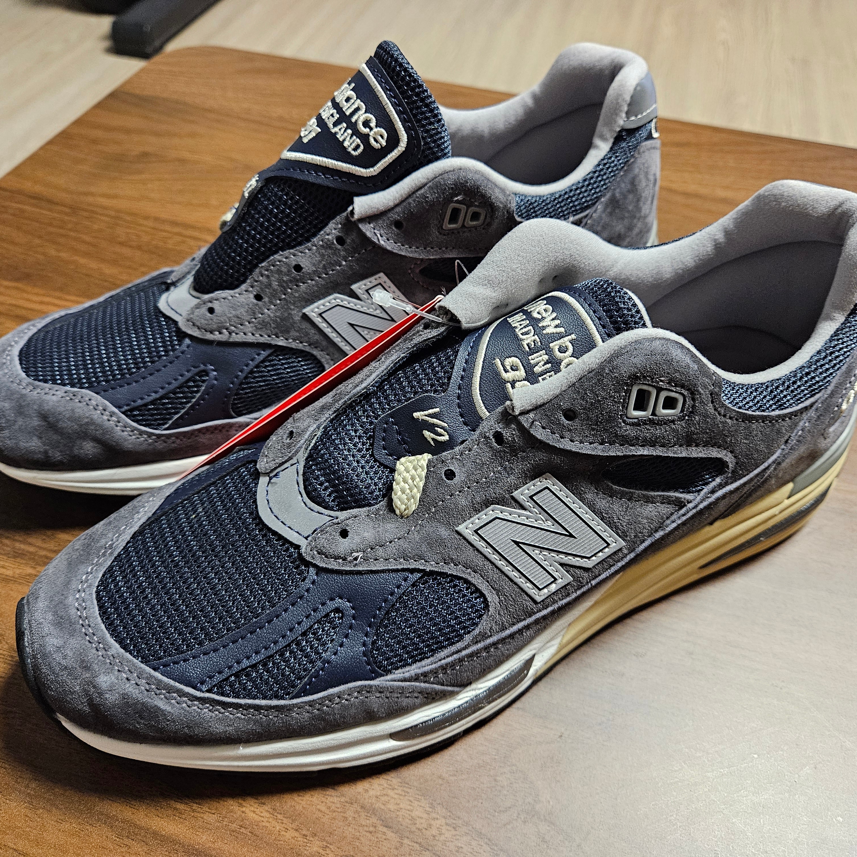 New Balance 991v2 Made in UK Dark Gull Grey 착용 스타일