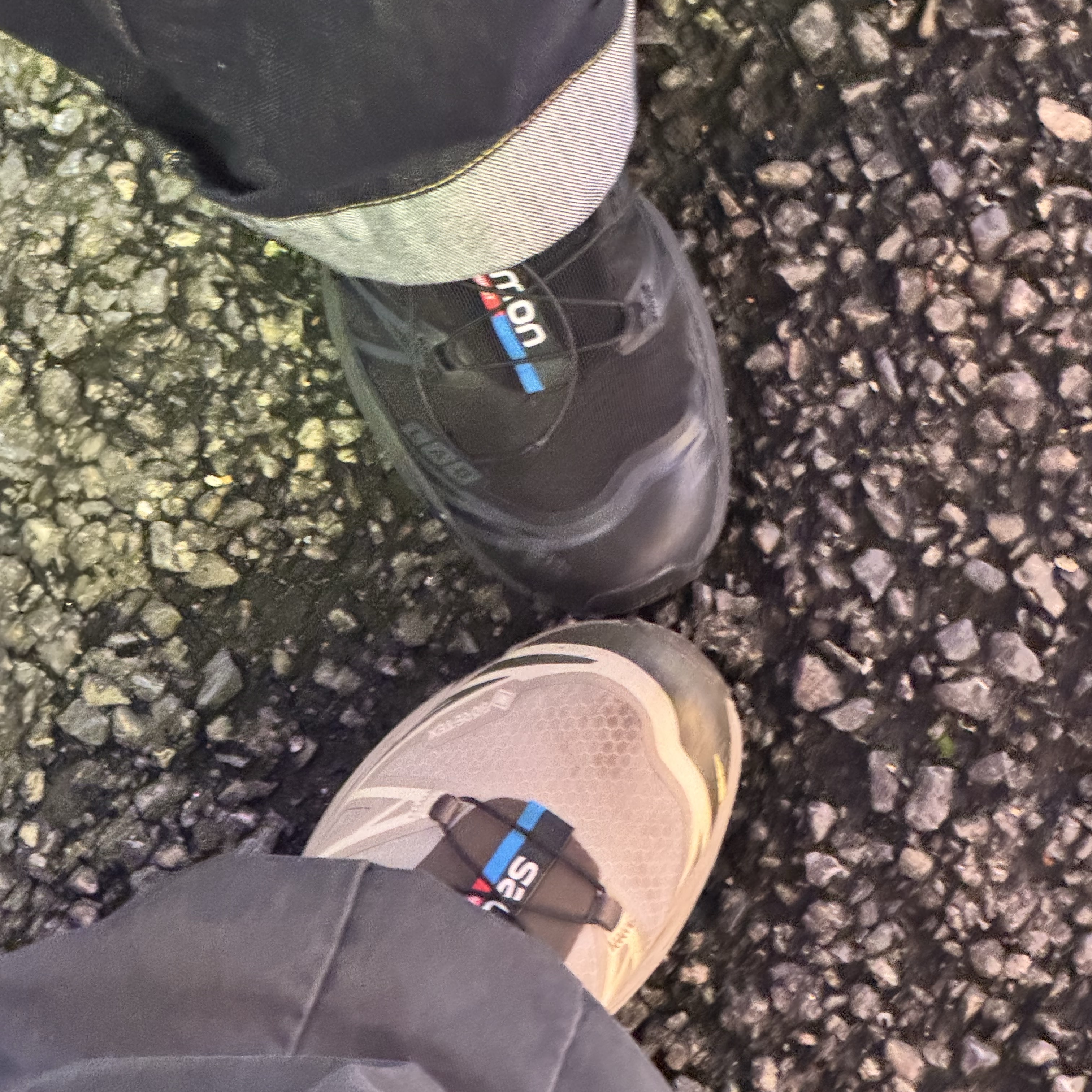 (W) Nike Air Superfly Metallic Silver and Black, Salomon XT-6 Gore-Tex Vintage Khaki 착용 스타일 - 3