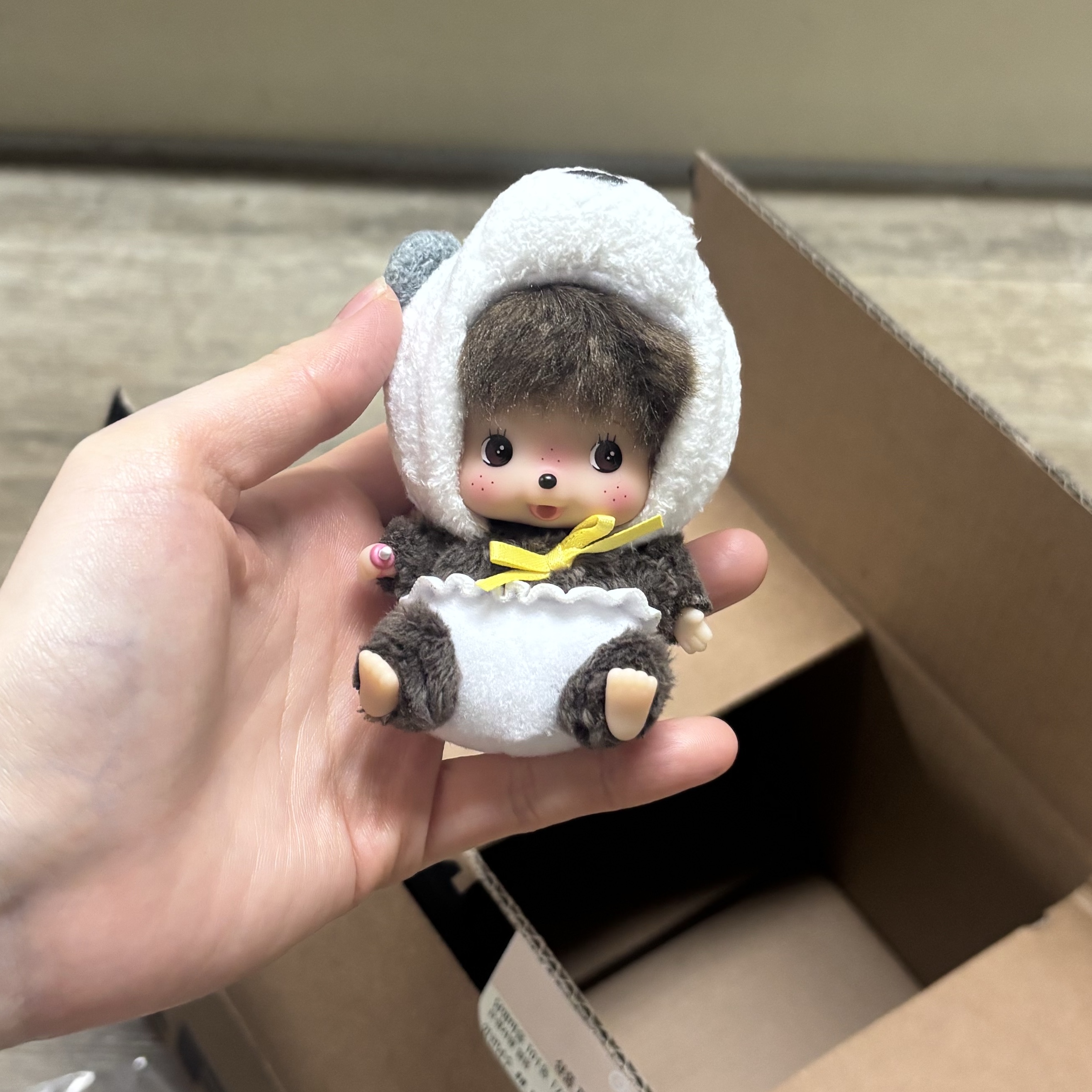Monchhichi Animal Bebichhichi SS Panda Key Chain White 착용 스타일