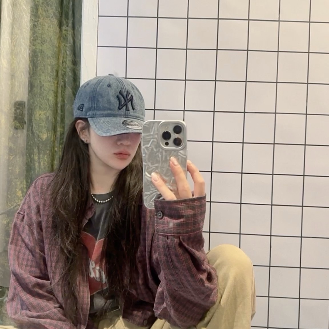 New Era MLB New York Yankees Denim Series Unstructured Ball Cap Blue 착용 스타일