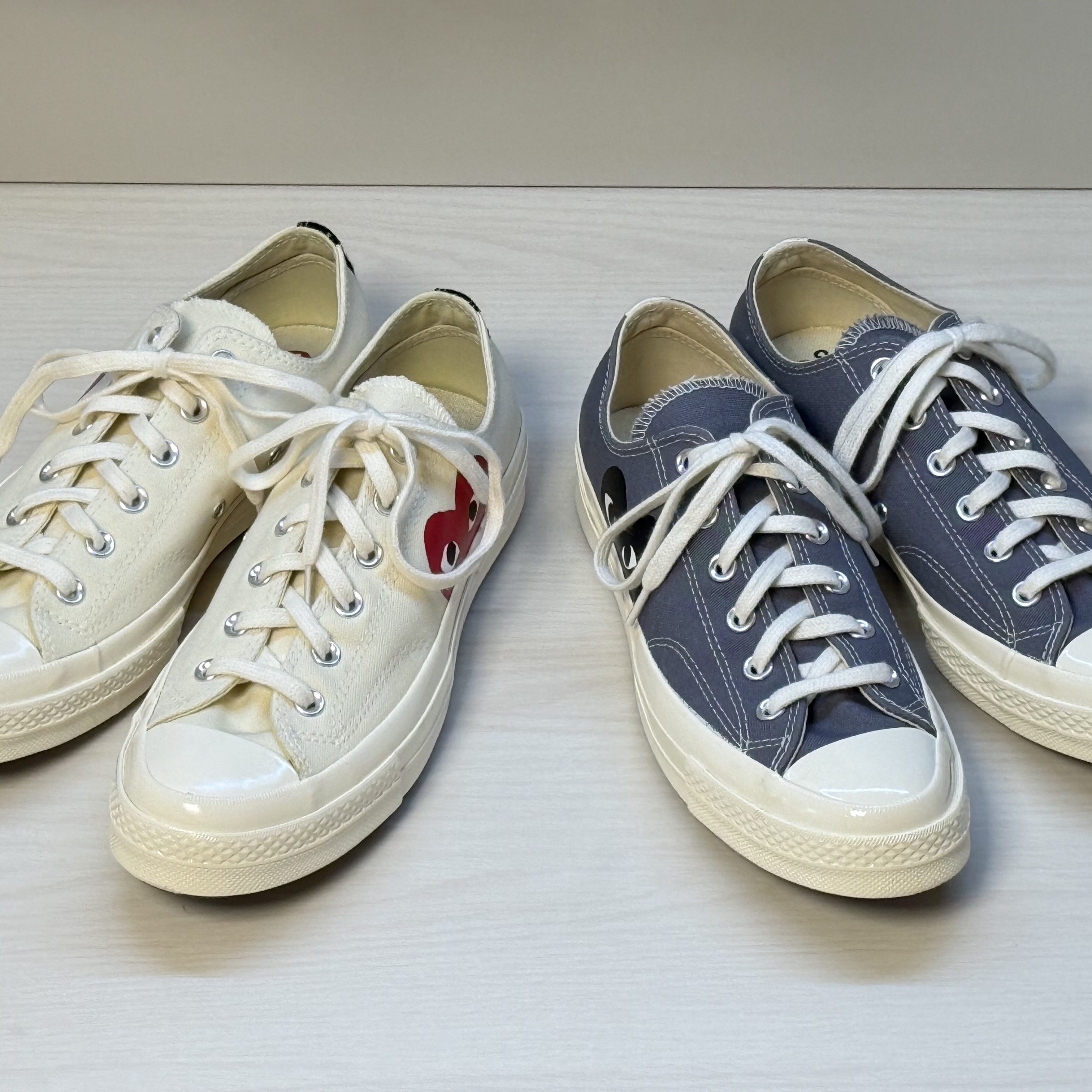 Converse x Play Comme des Garcons Chuck 70 Ox White, Converse x Play Comme des Garcons Chuck 70 Ox Steel Gray 착용 스타일