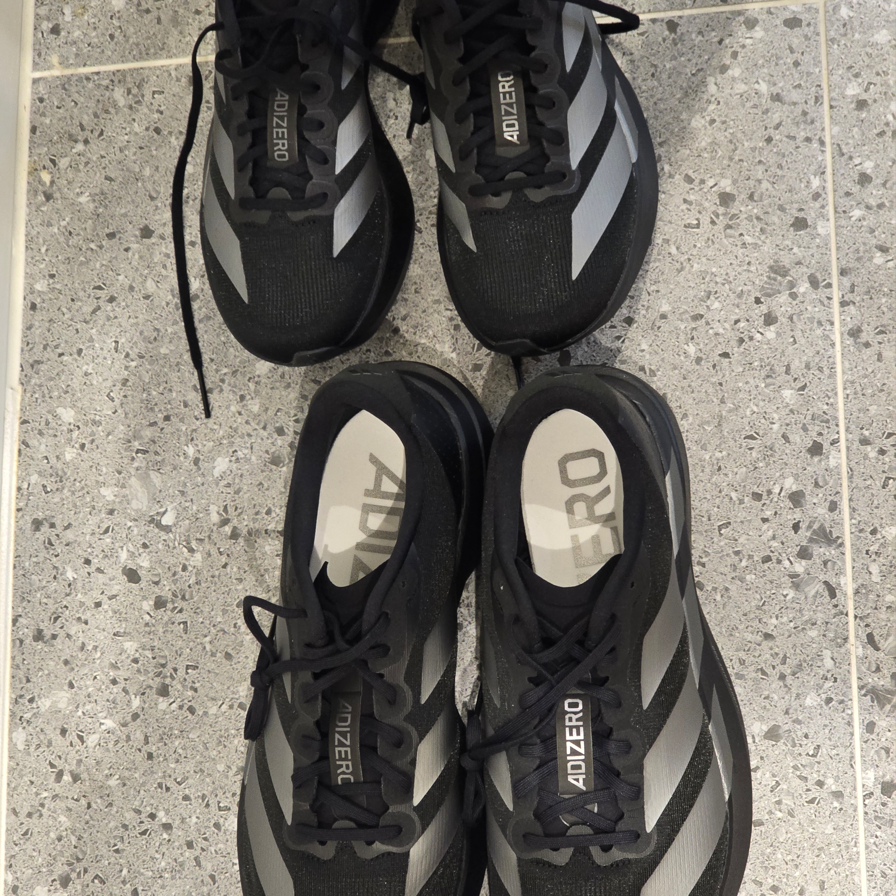 Adidas Adizero EVO SL Core Black Iron Metallic, (W) Adidas Adizero EVO SL Core Black Iron Metallic 착용 스타일
