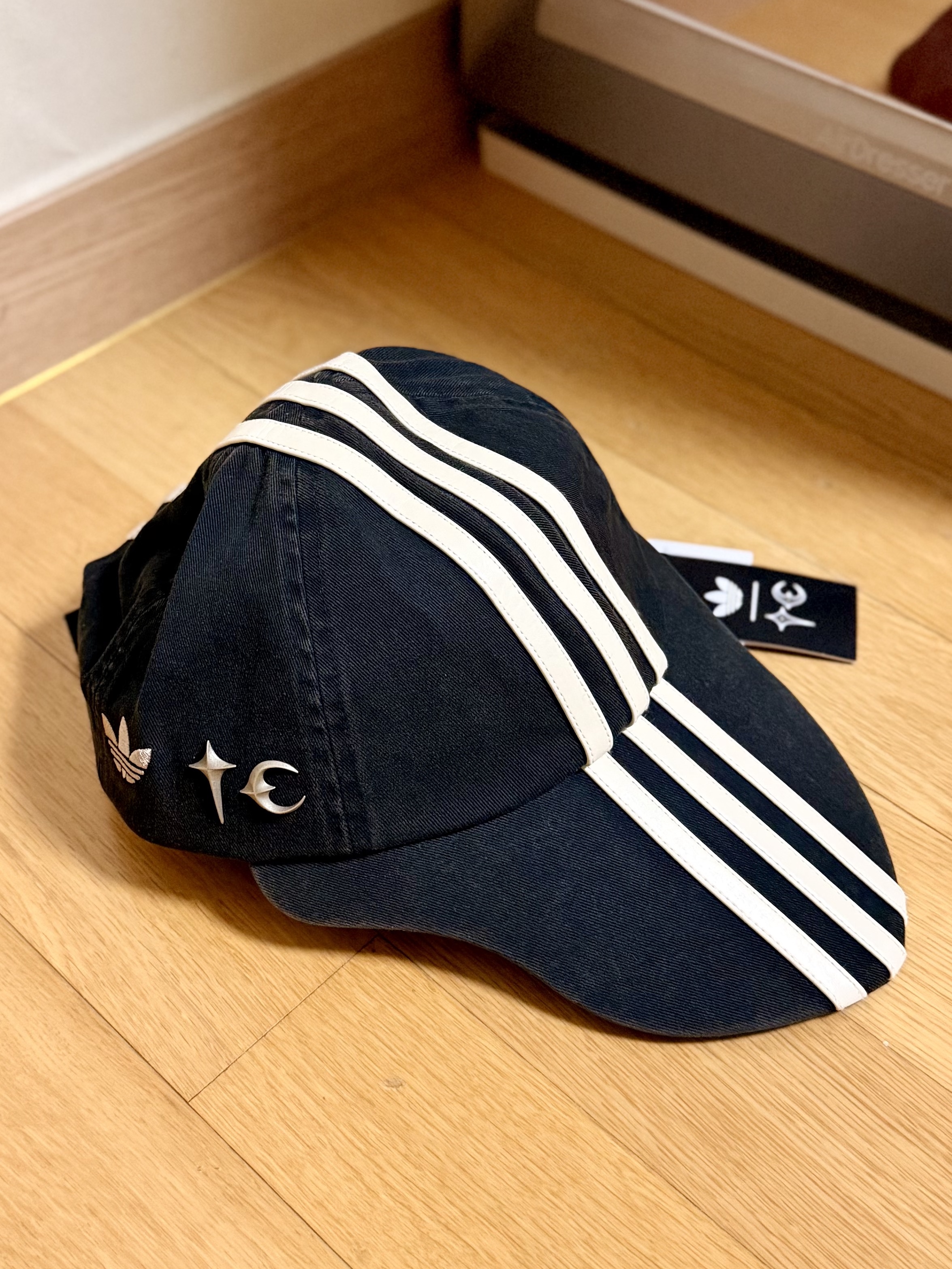 Adidas x Thug Club Sword Cap Black 착용 스타일